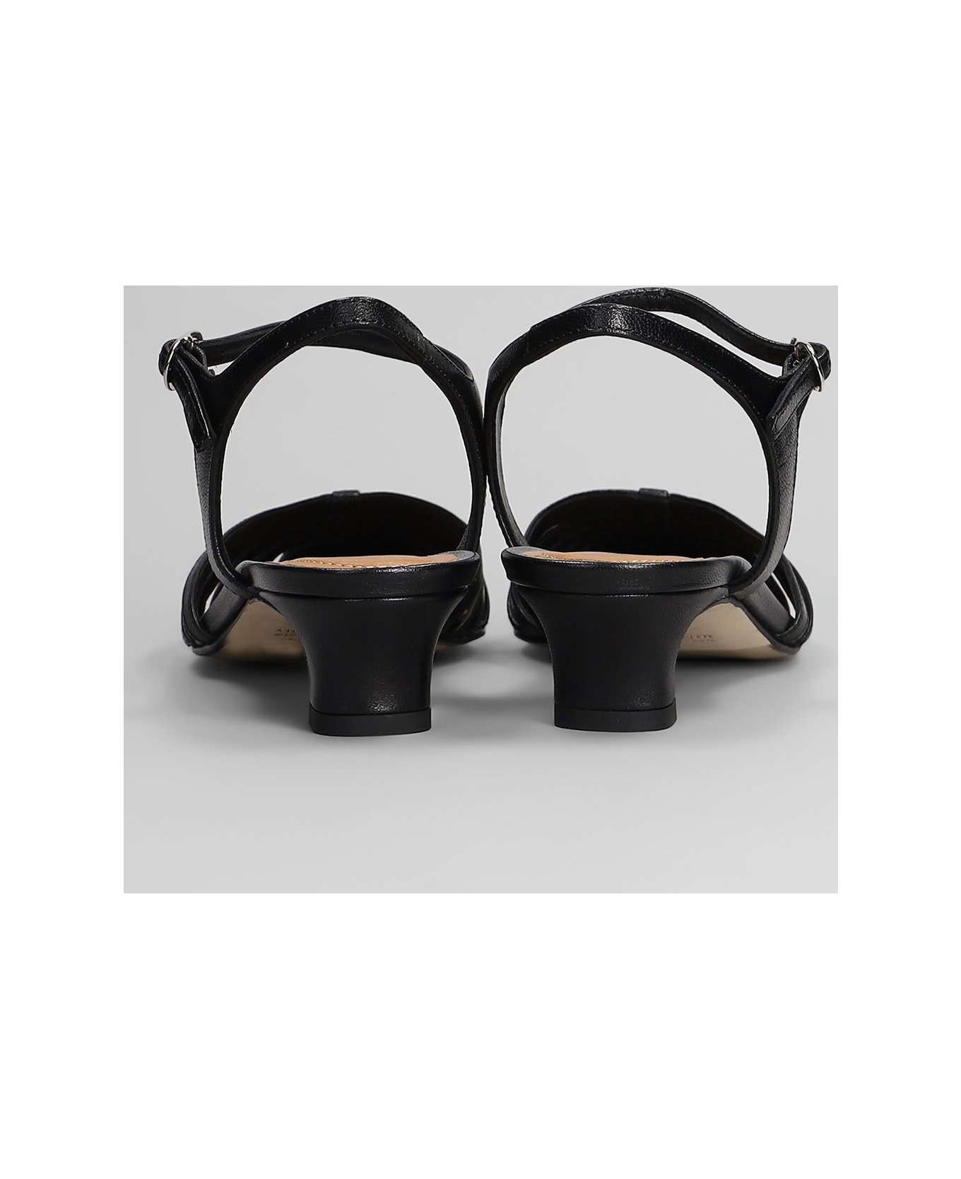 Julie Dee Pumps In Black Leather - black