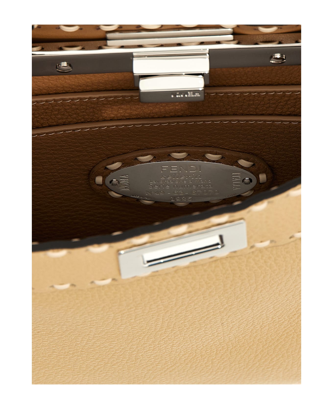 Fendi 
peekaboo Iseeu Small
 Handbag - Beige