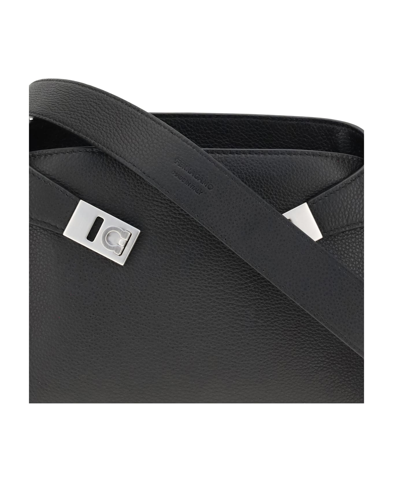 Ferragamo Leather Hug Fanny Pack - BLACK