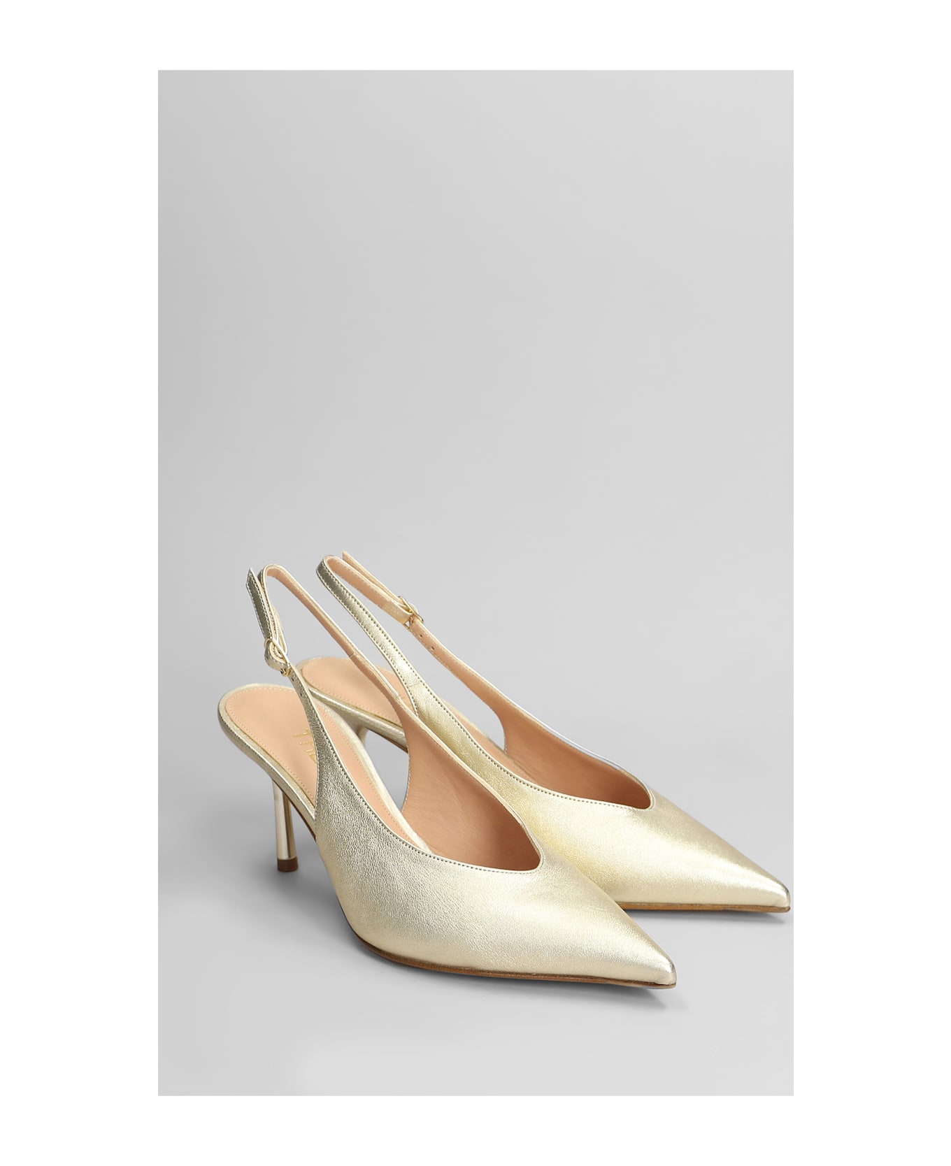 The Seller Pumps In Platinum Leather - platinum