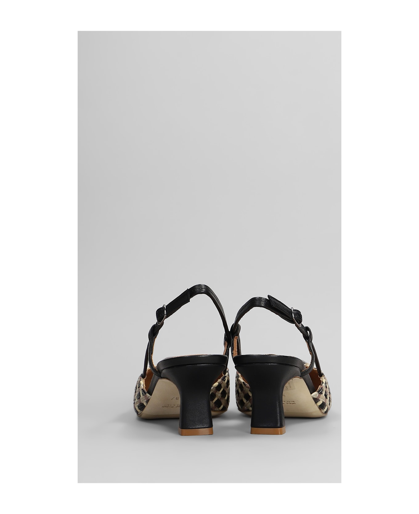 Julie Dee Pumps In Black Raffia - black