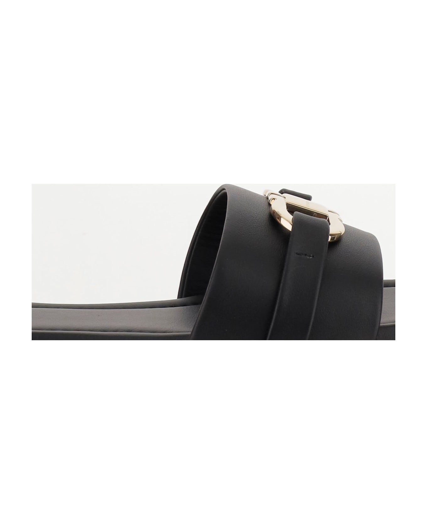 【送料&関税込】Ferragamo Leather Flat Sandals With Logo Ferragamo Liss Leather Logo Flat Slide Sandals | Neiman Marcus