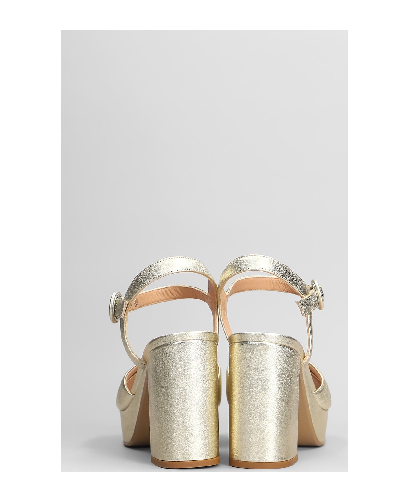 Julie Dee Sandals In Platinum Leather - platinum