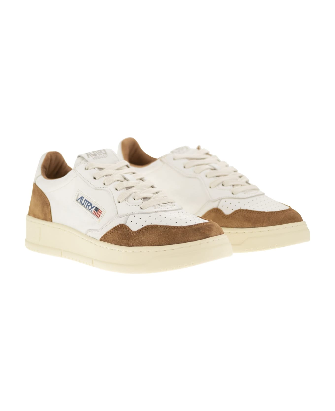 Autry Medalist Low Sneakers - White/caramel