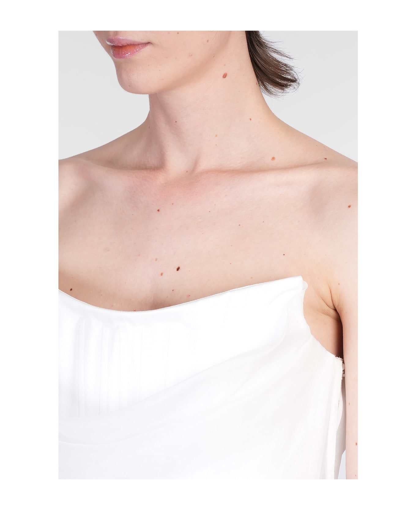 Del Core Topwear In White Silk - white