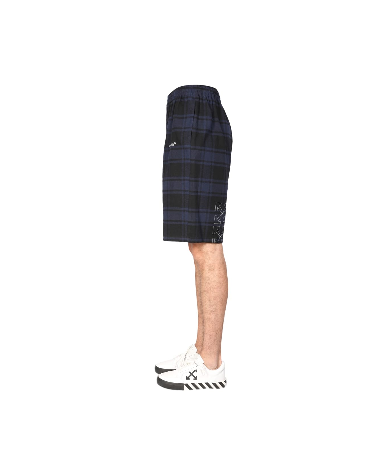 Off-White Shorts With Front Logo Print - BLUE