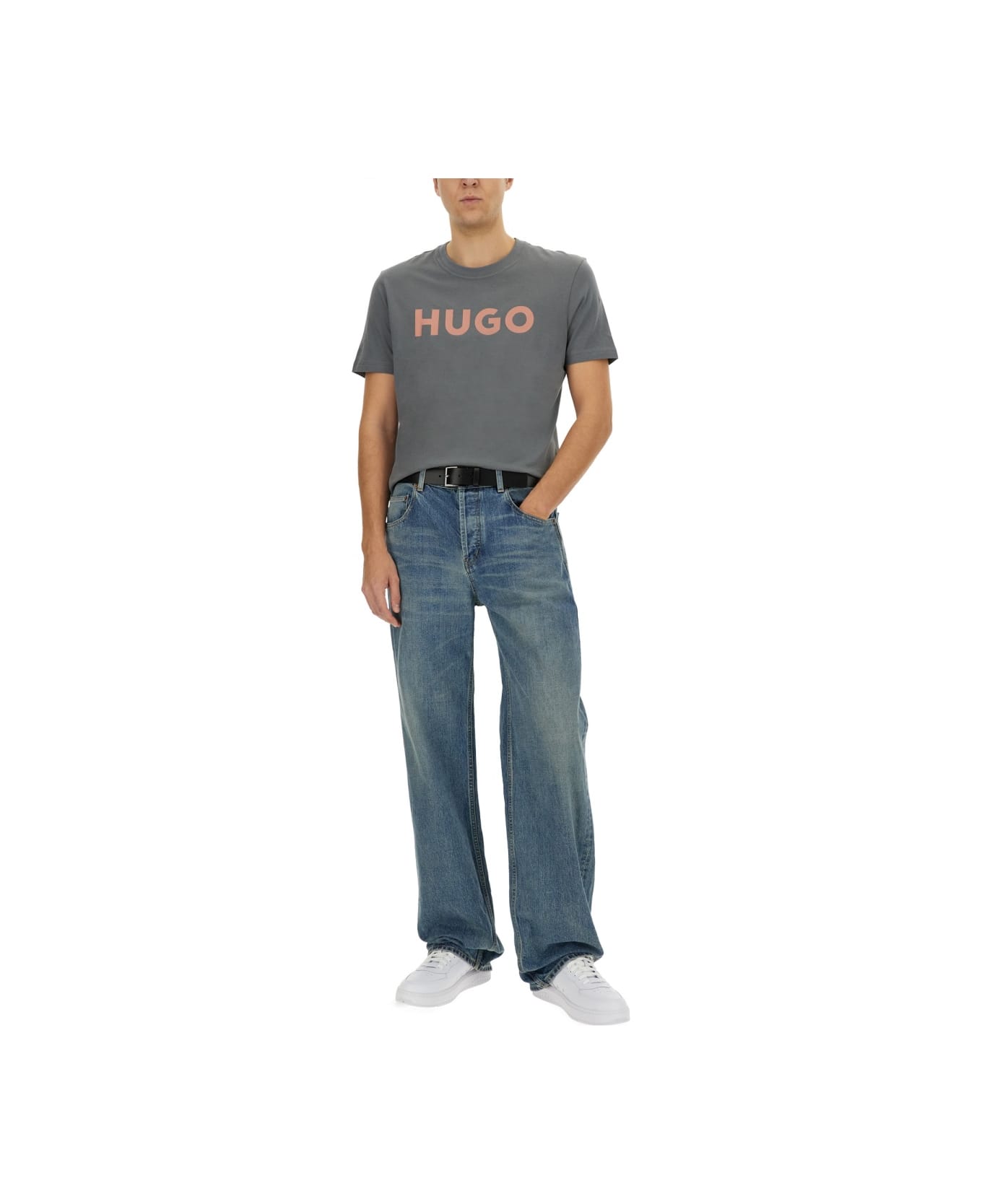 Hugo Boss T-shirt With Contrasting Logo - GREY