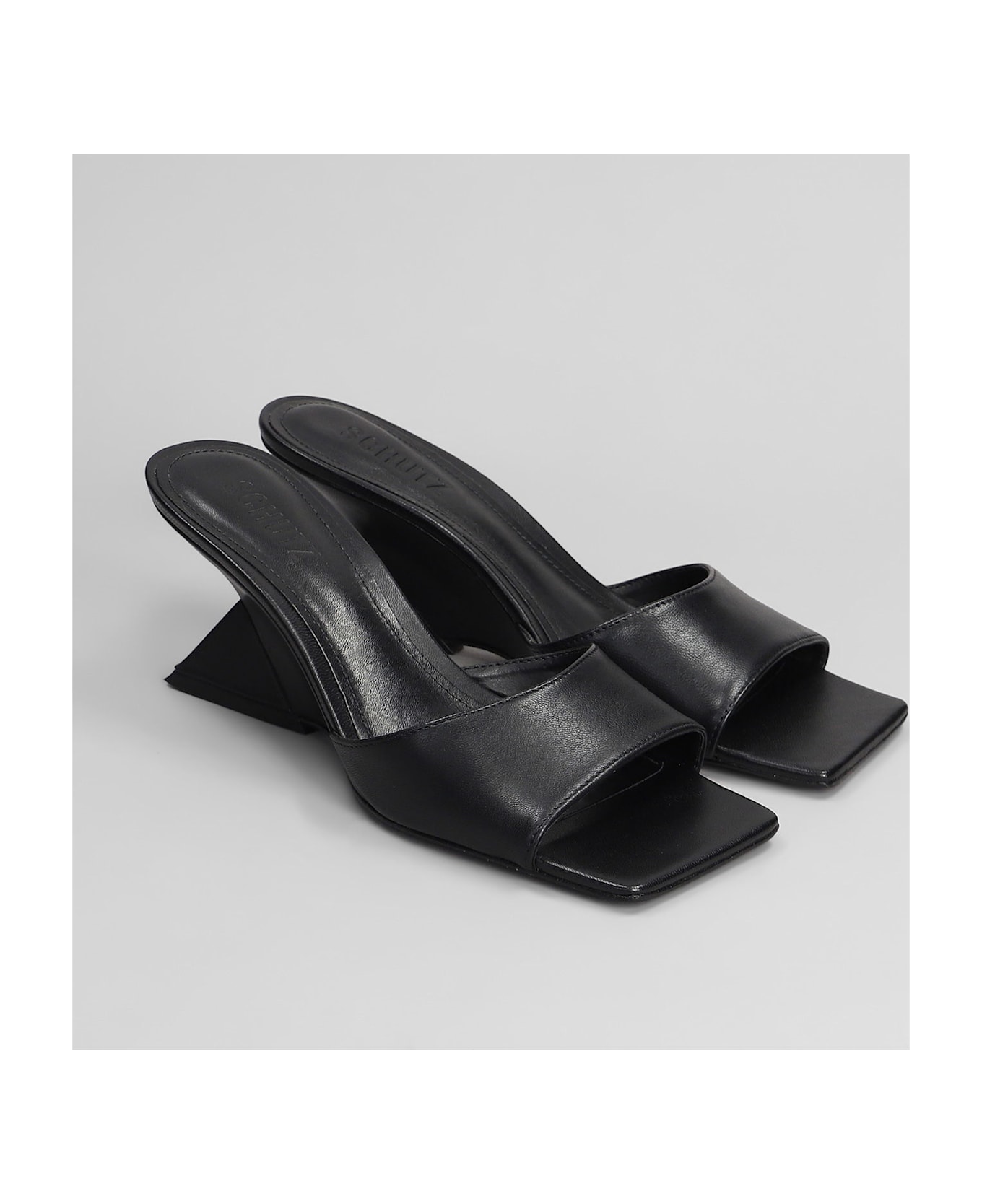 Schutz Abbie Sculpt Slipper-mule In Black Leather - black