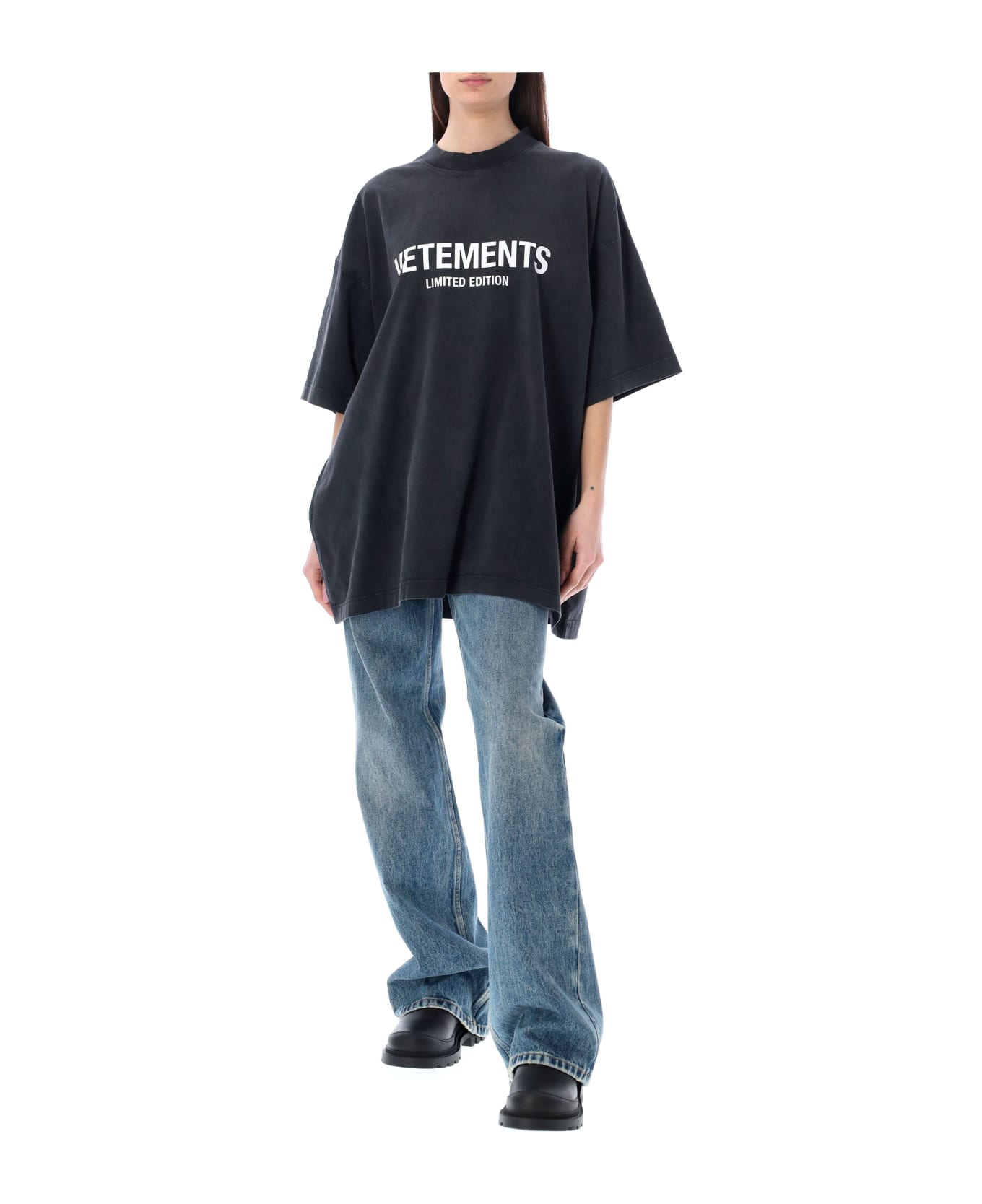 VETEMENTS Logo Limited Edition T-shirt - WASHED BLACK
