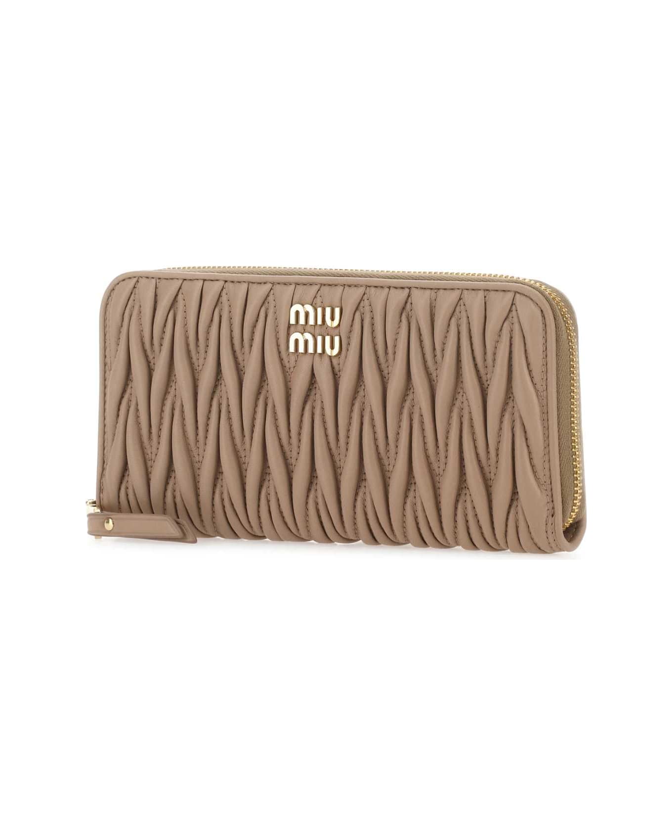 Miu Miu Powder Pink Nappa Leather Wallet - CAMMEO 財布