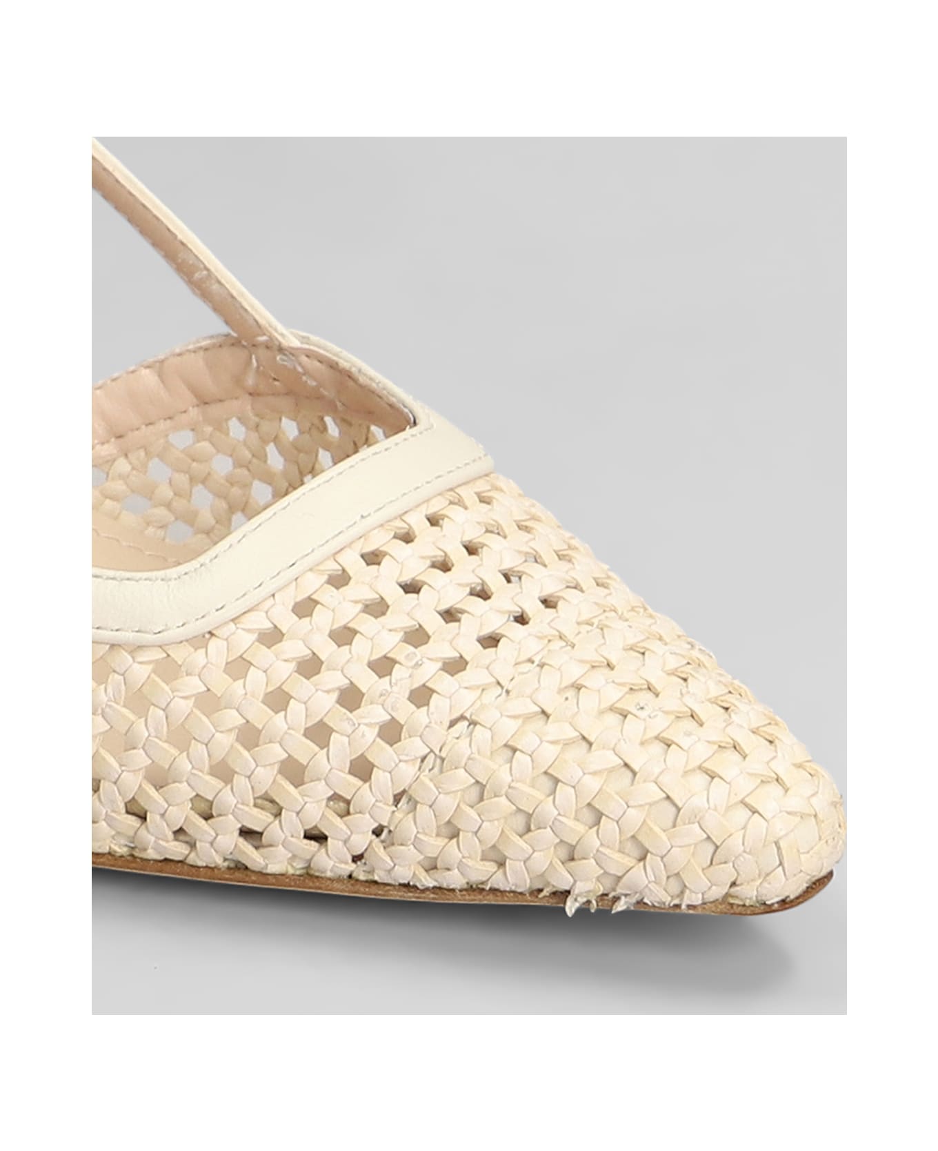 Julie Dee Pumps In Beige Leather - beige