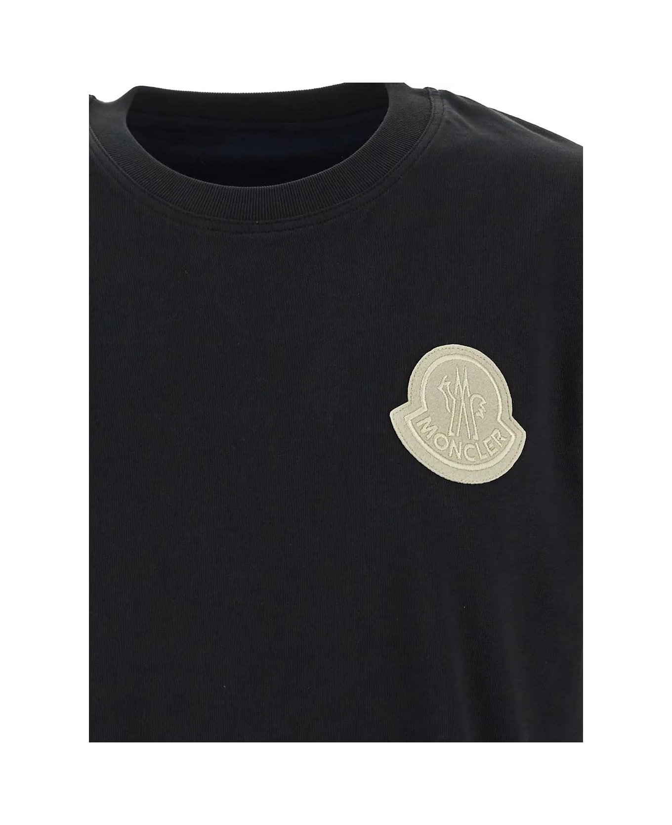 Moncler Logo T-shirt - Black