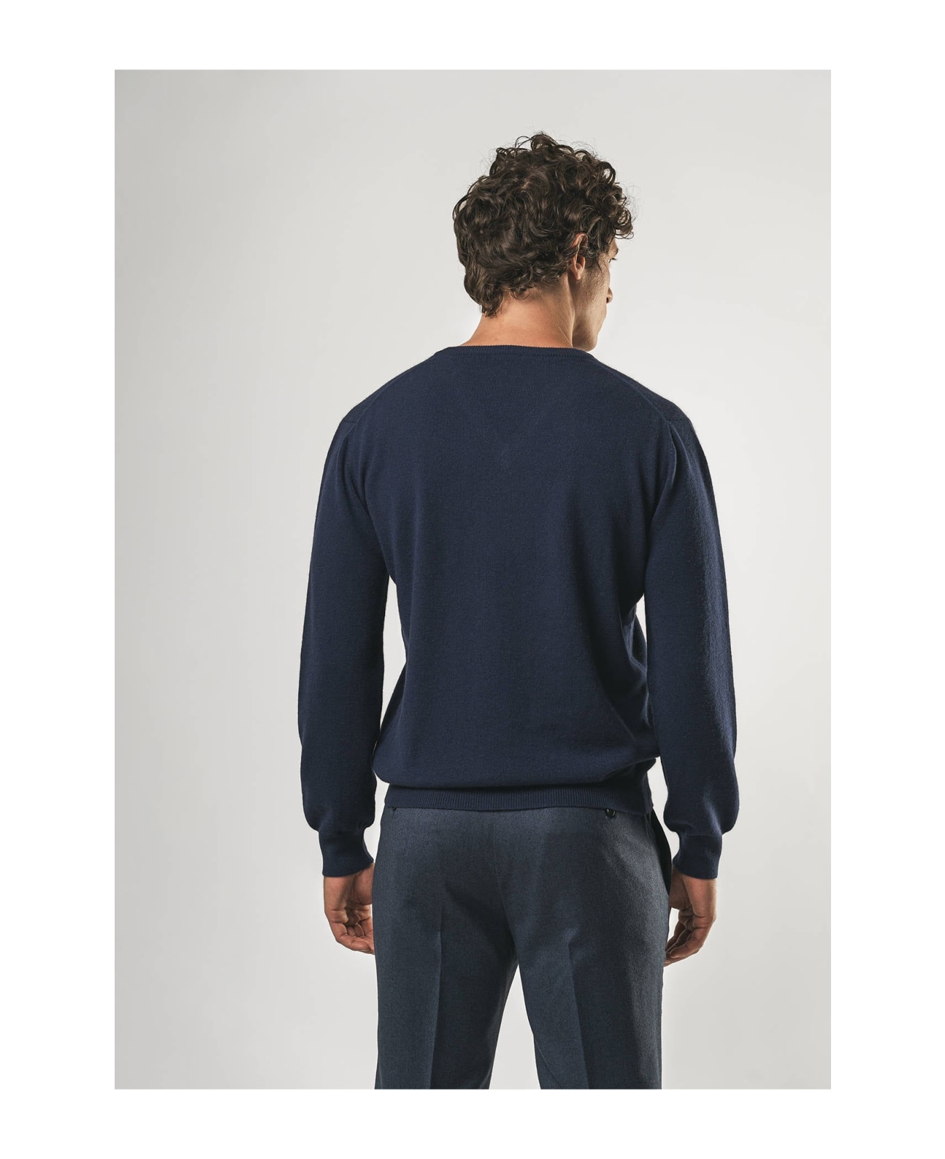 Larusmiani V-neck Sweater Bachelor Sweater - Navy