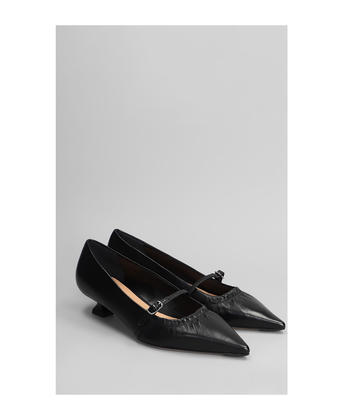 The Seller Pumps In Black Leather - black