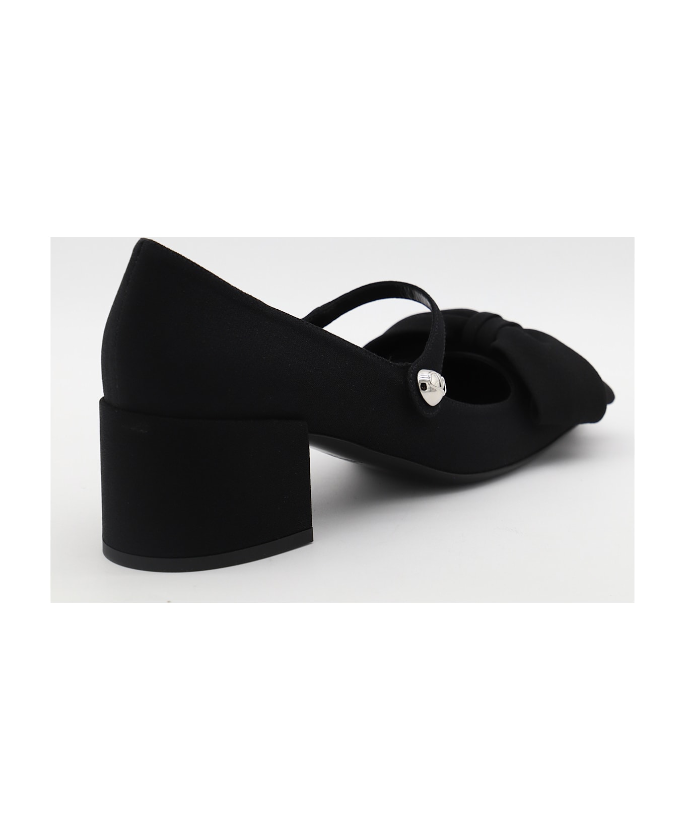 Valentino Garavani Black Flats - Black