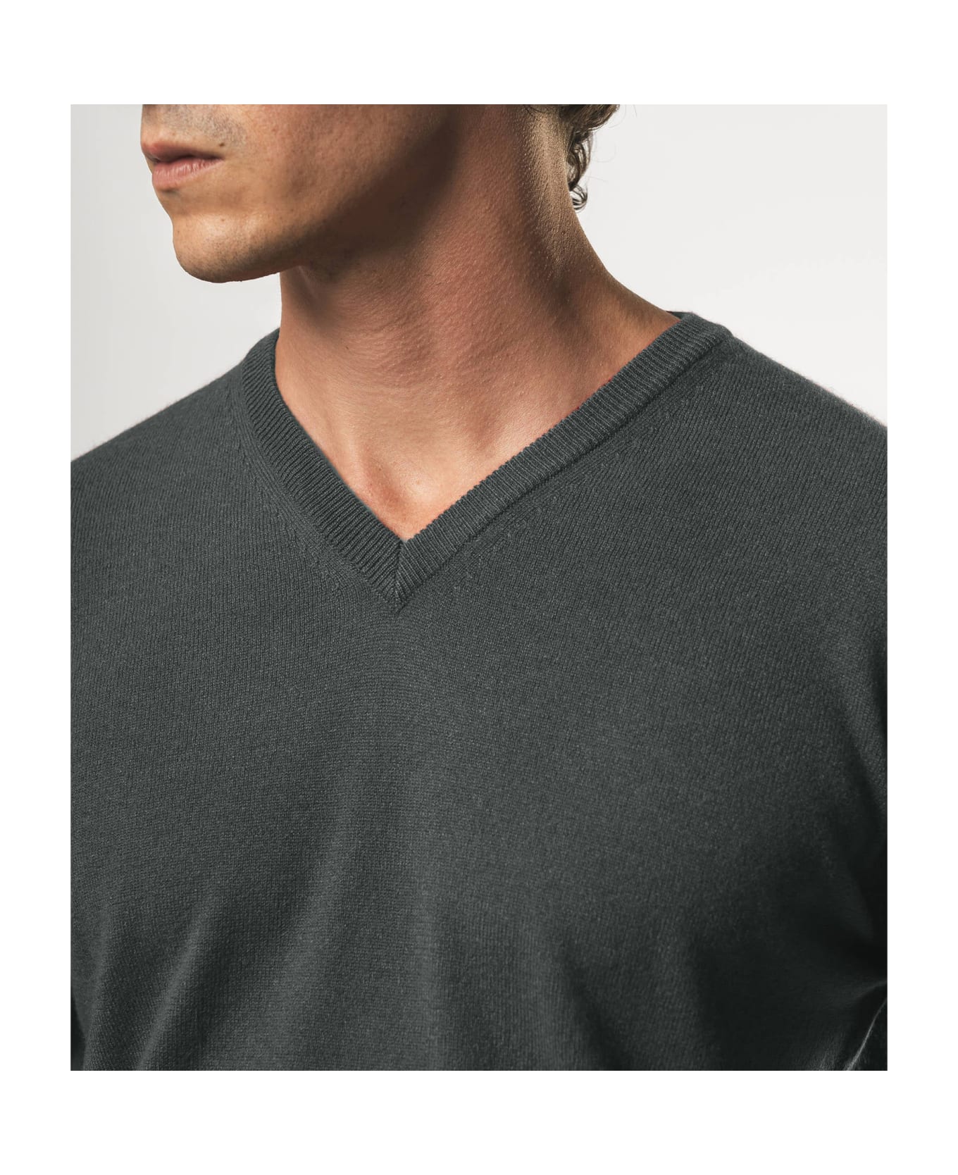 Larusmiani V-neck Sweater Bachelor Sweater - Grey