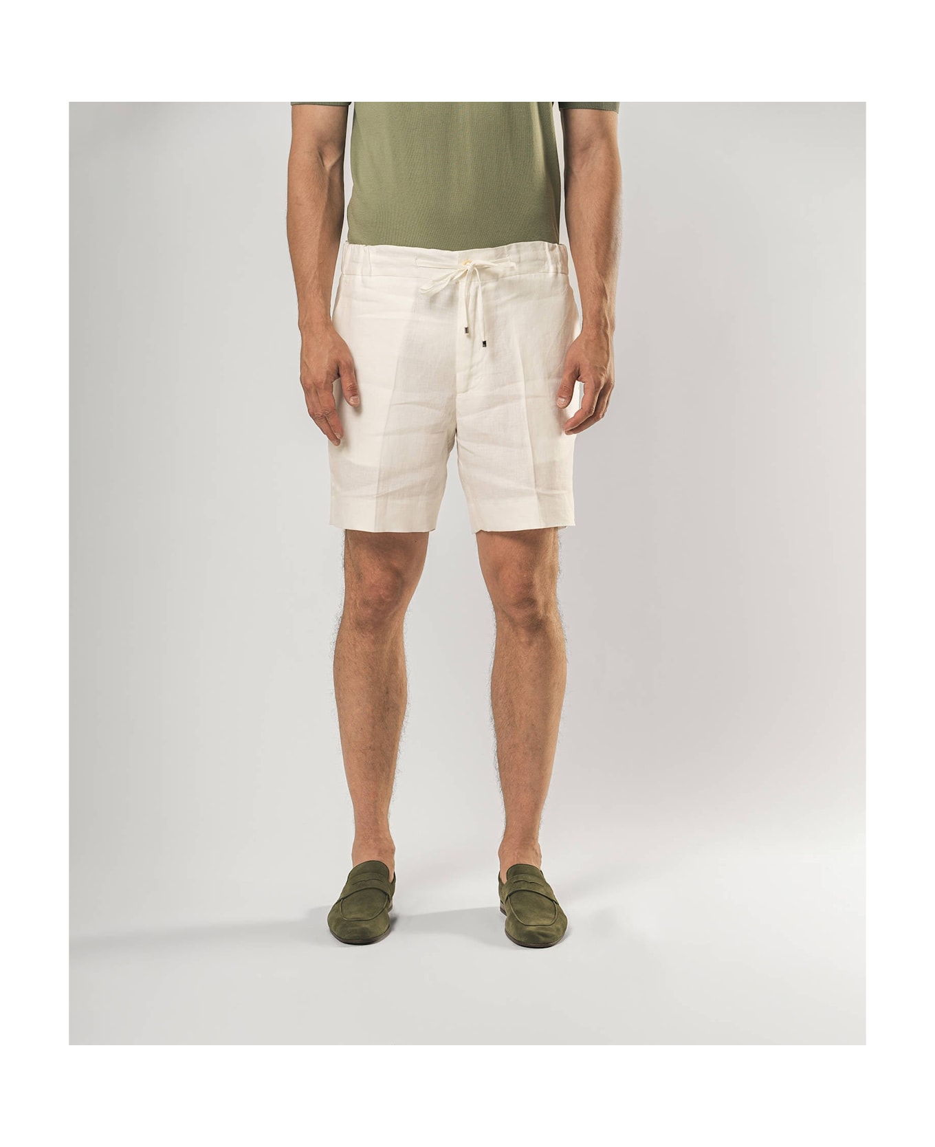 Larusmiani D20 Bermuda Shorts - White