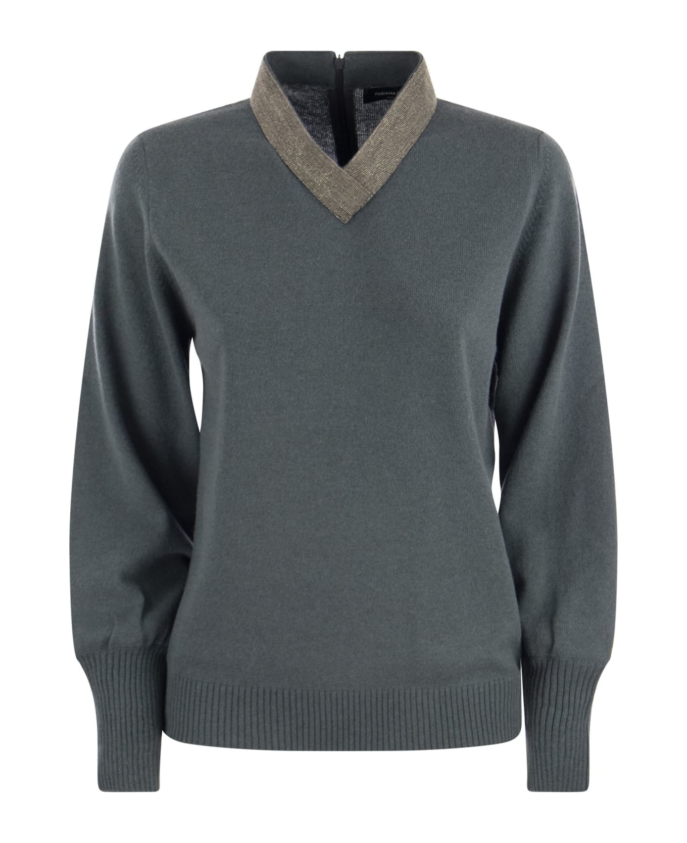 Fabiana Filippi V-neck Sweater With Necklace - Avio ニットウェア