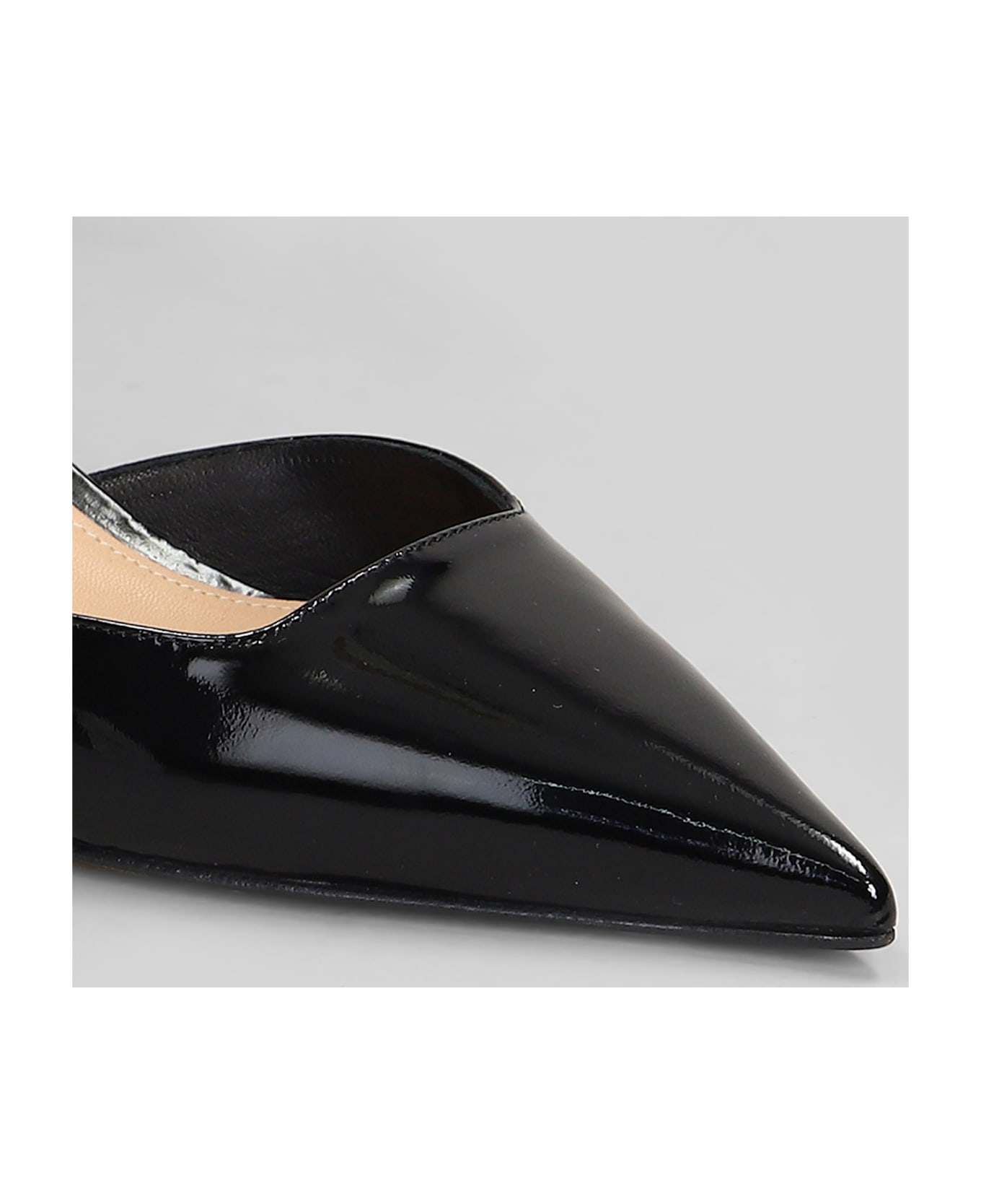 The Seller Pumps In Black Patent Leather - black