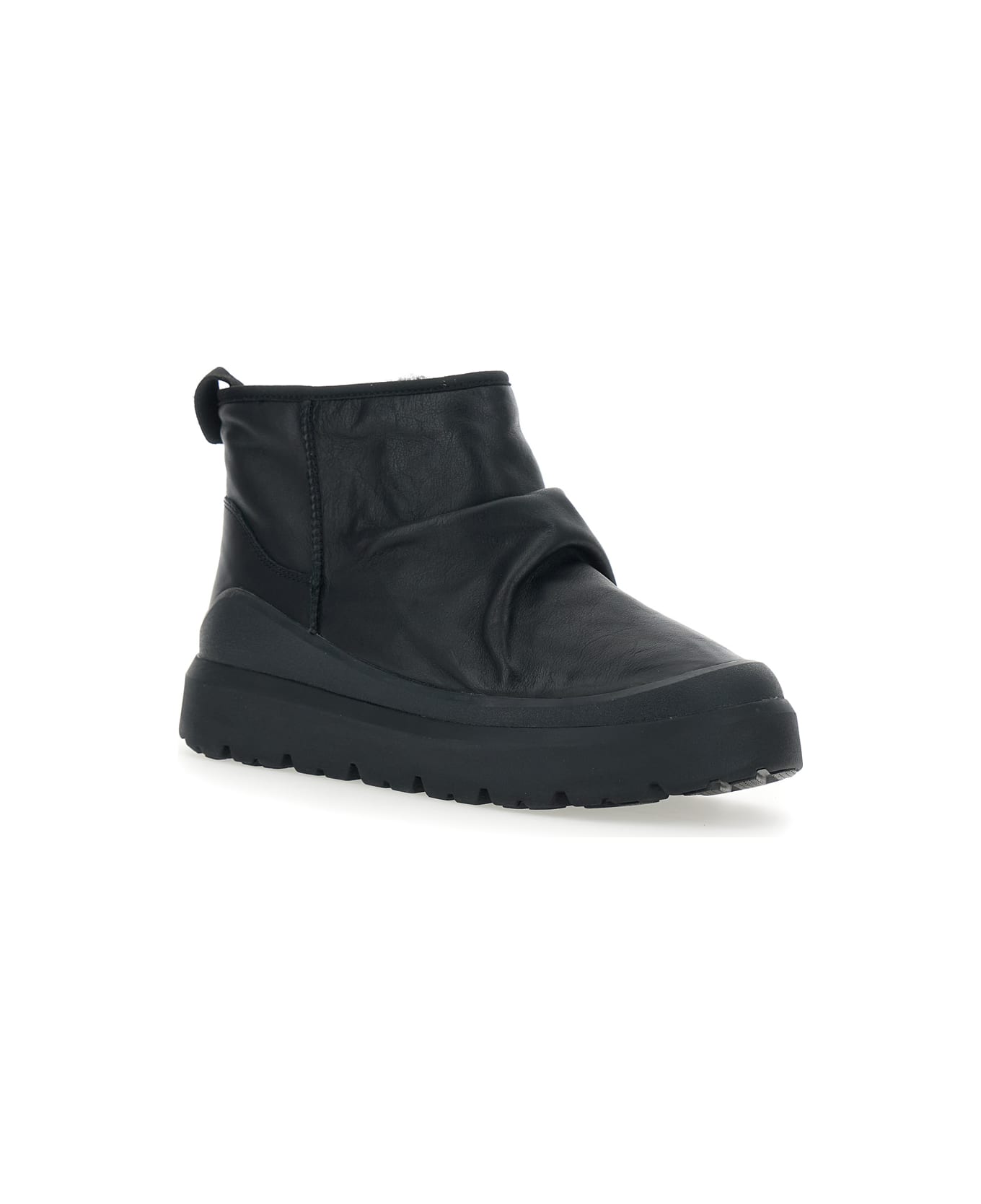 UGG 
heritage Utility
 Black Ankle Boots With Ruffle Detail In Leather Man - Black