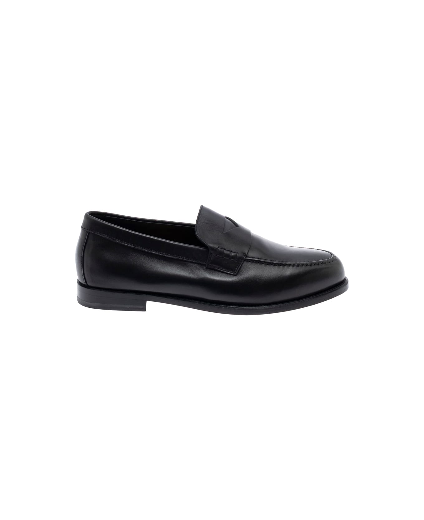 Doucal
s Black Loafers With Slip-on Deisgn And Almond Toe In Leather Man - Black