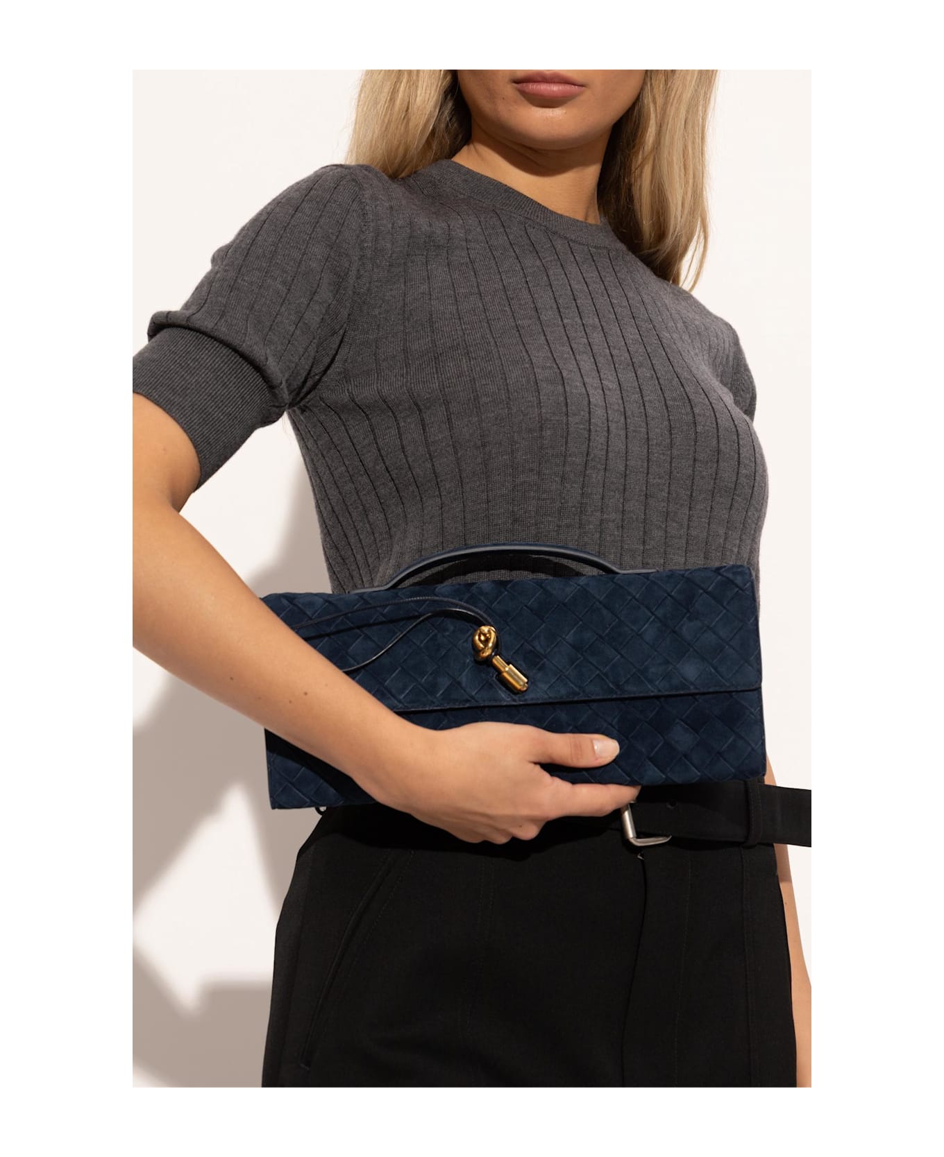 Bottega Veneta Andiamo Small Clutch - NEPTUNE-MUSE
BRASS