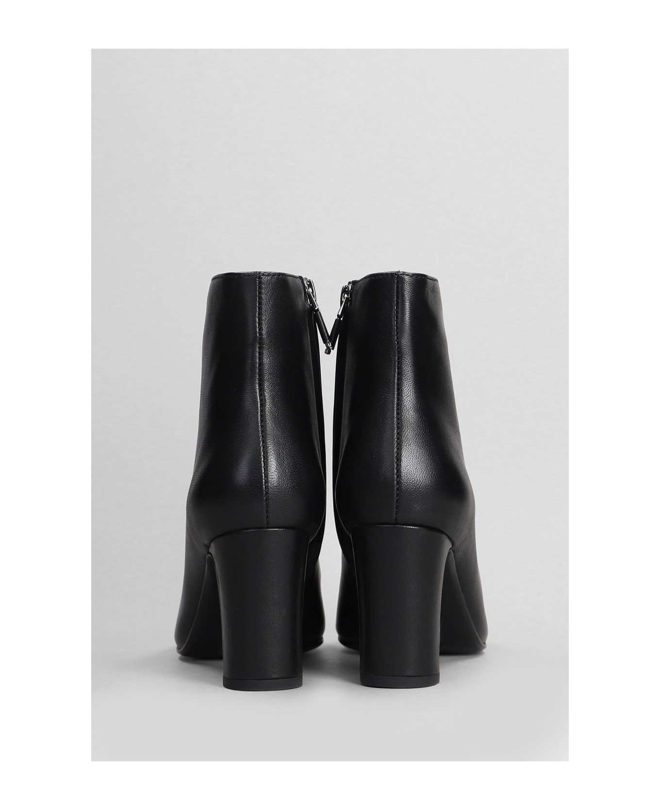 Lola Cruz Lille High Heels Ankle Boots In Black Leather - black