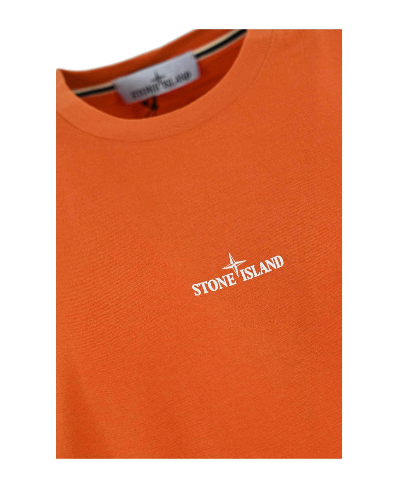 Stone Island T-shirt With 2rc89 Logo Print - Orange シャツ