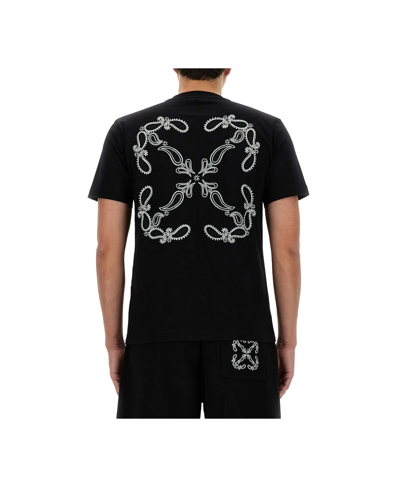 Off-White Bandana Pattern T-shirt - BLACK