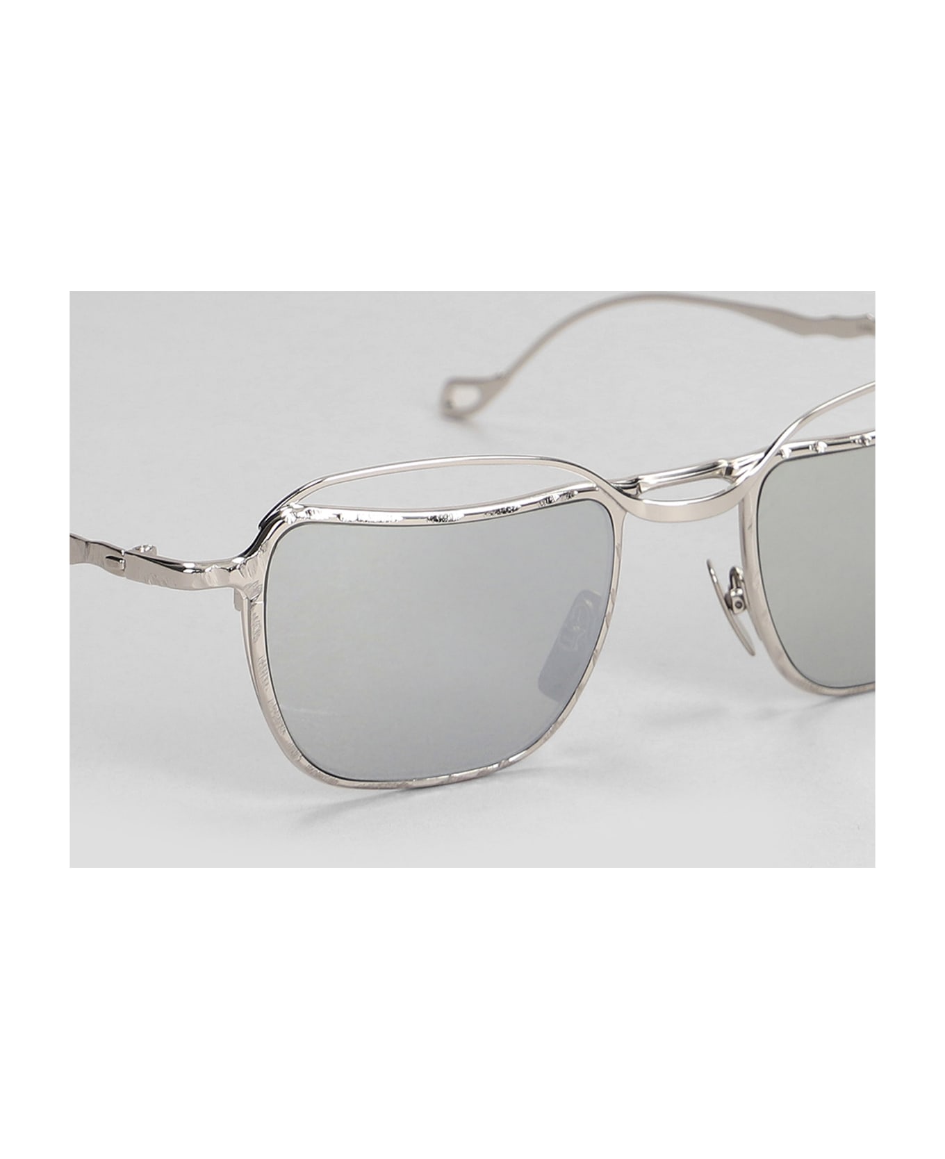 Kuboraum H71 Sunglasses In Silver Metal Alloy - silver
