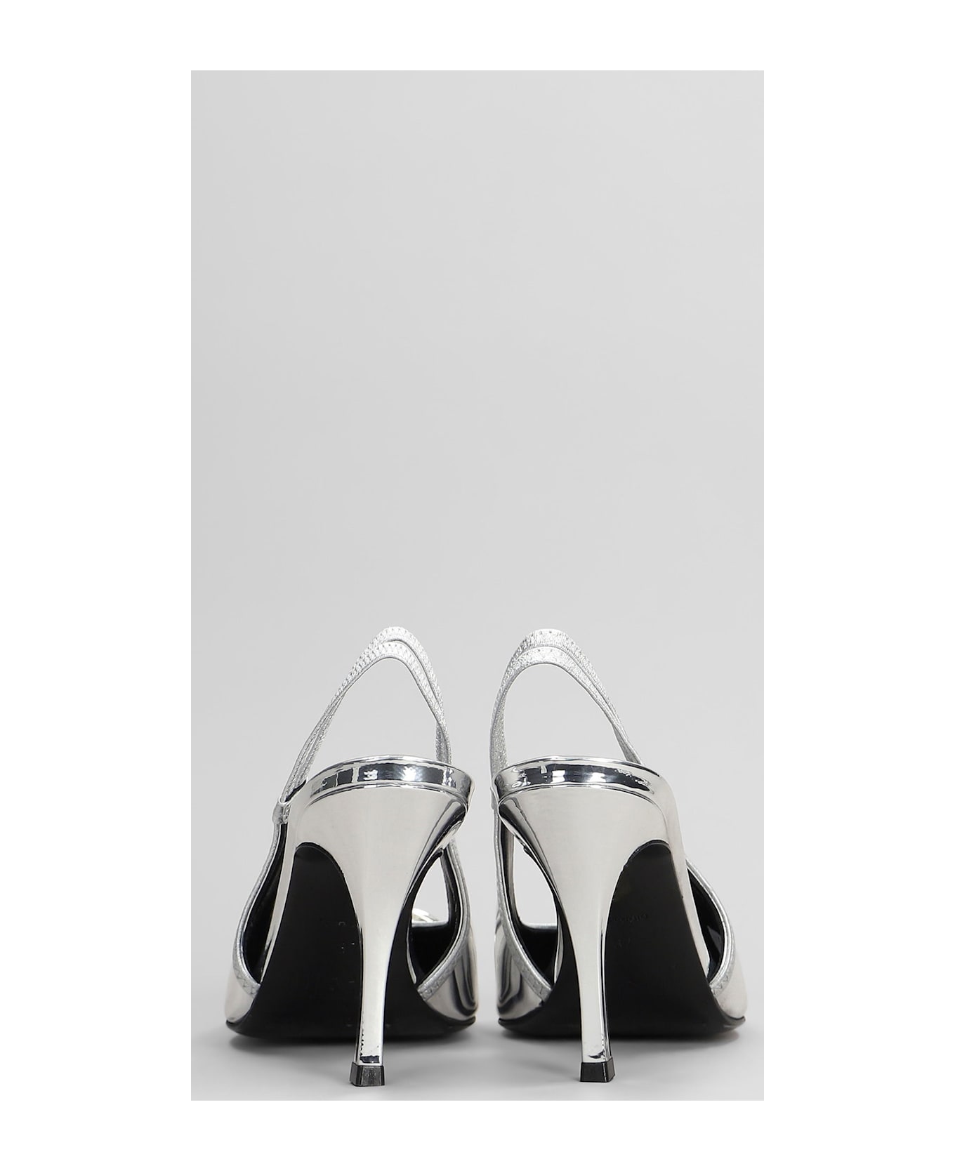Diesel D Venus Pumps In Silver Leather - silver