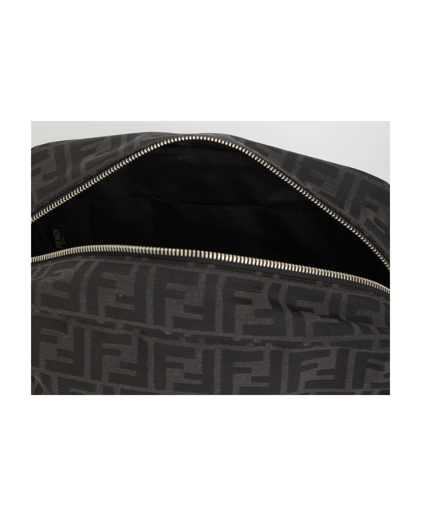 Fendi Ff Toiletry Case - Black