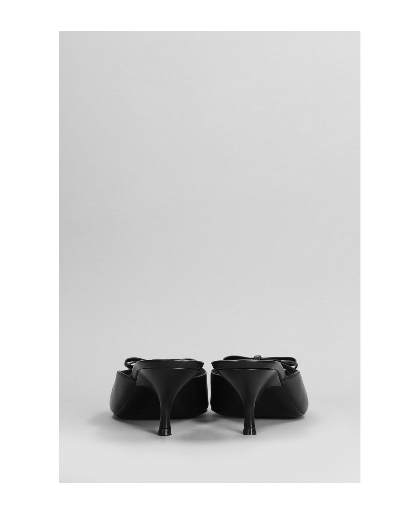 GIA BORGHINI Blanche Slipper-mule In Black Leather - black
