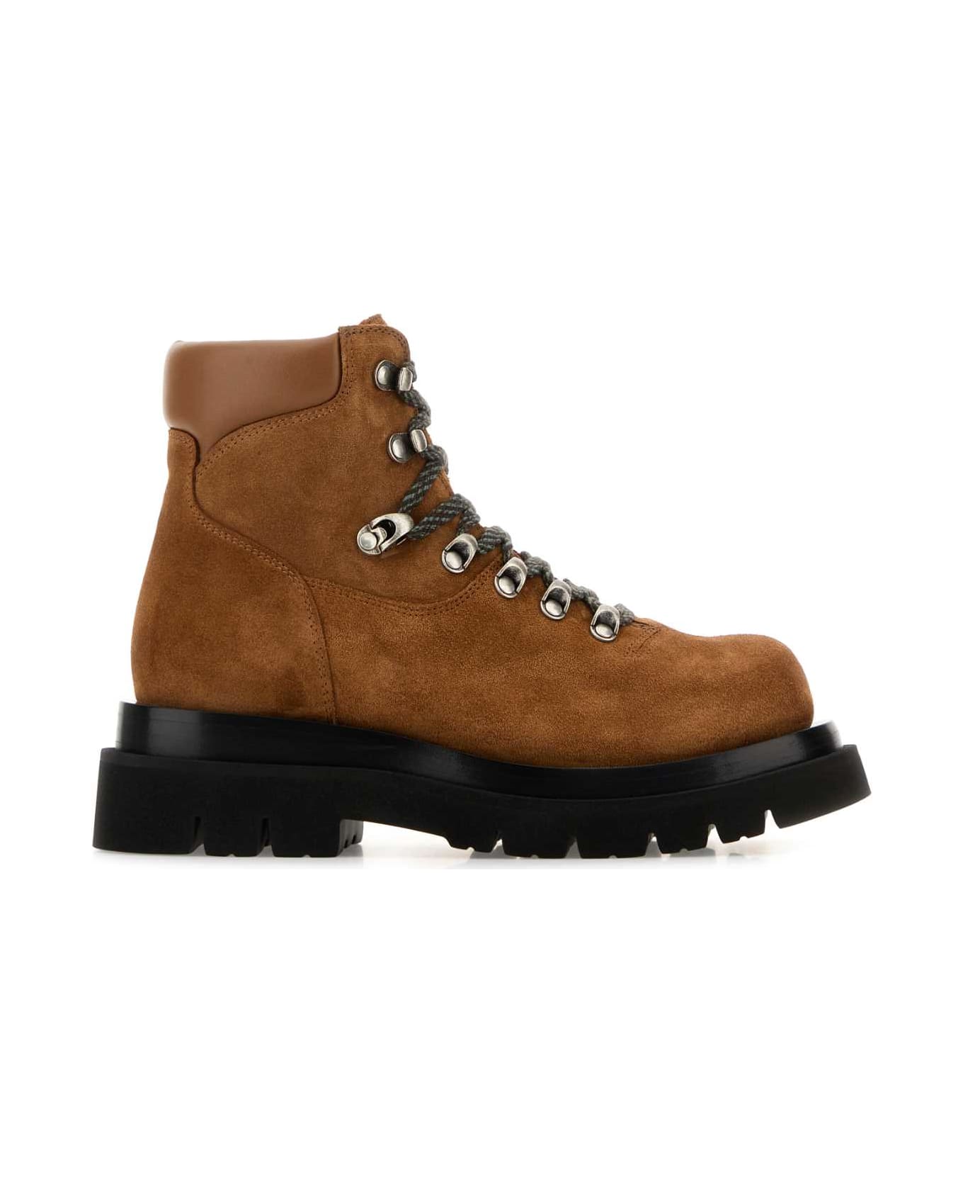 Bottega Veneta Caramel Suede Lug Ankle Boots - CARAMEL