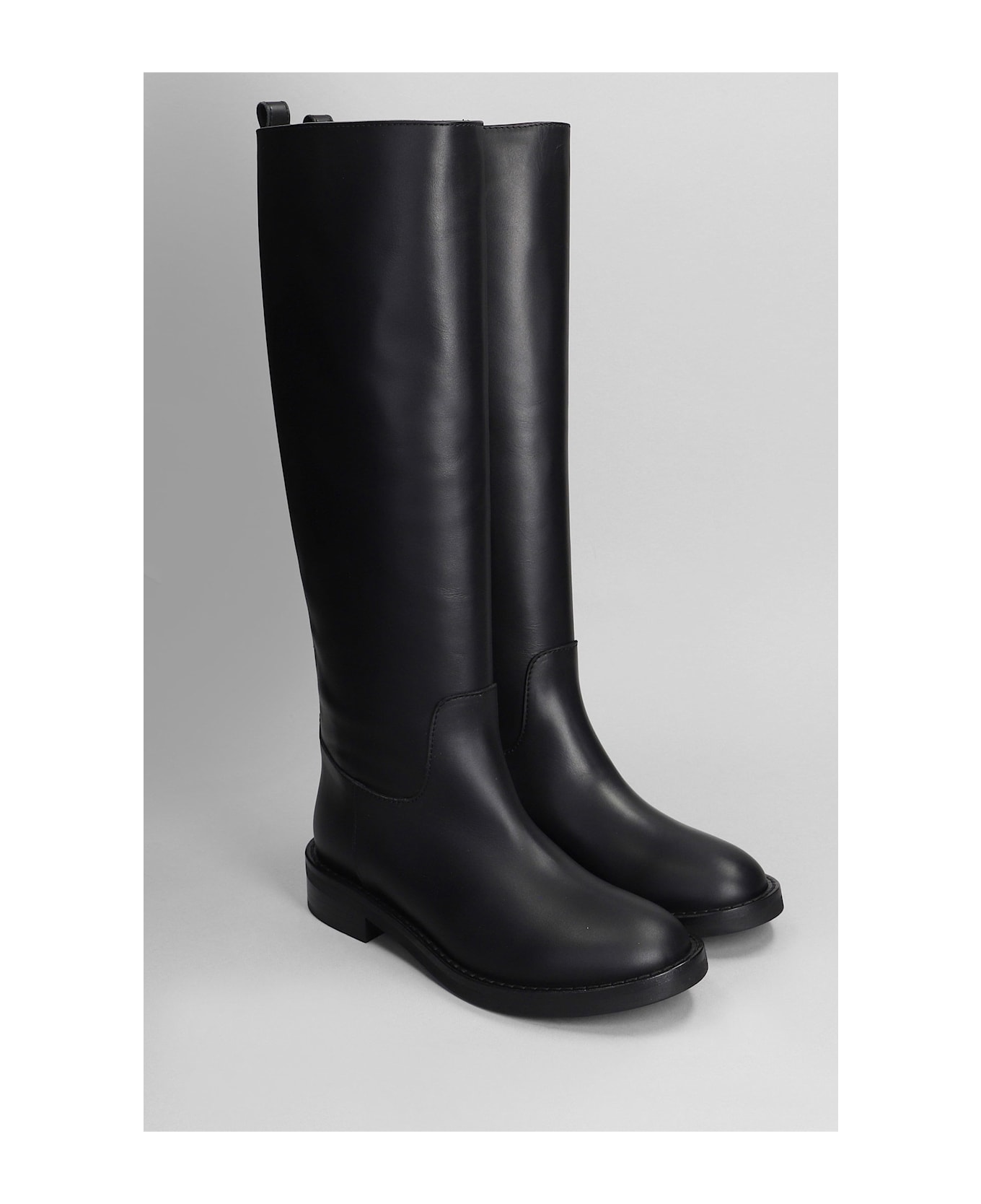 Via Roma 15 Low Heels Boots In Black Leather - black