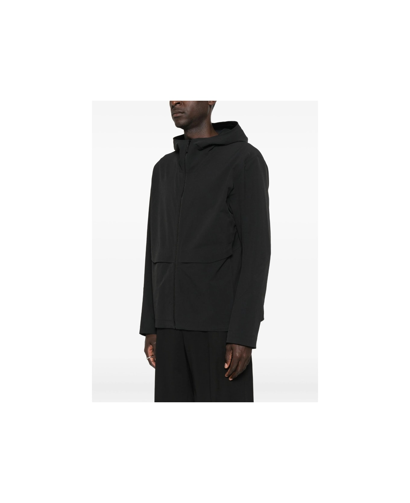 Arc
teryx Veilance Outerwear - BLACK