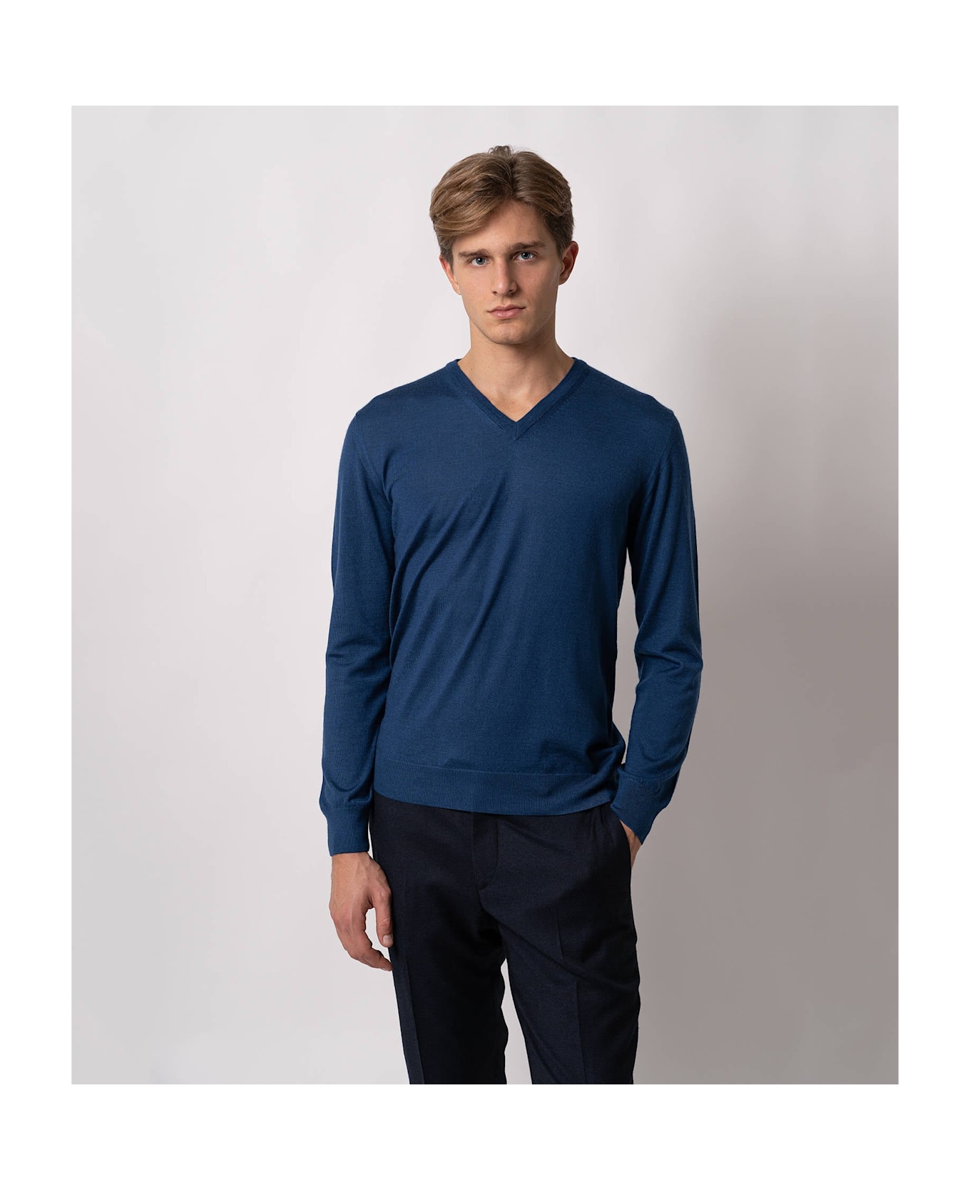 Larusmiani V-neck Sweater Pullman Sweater - Blue