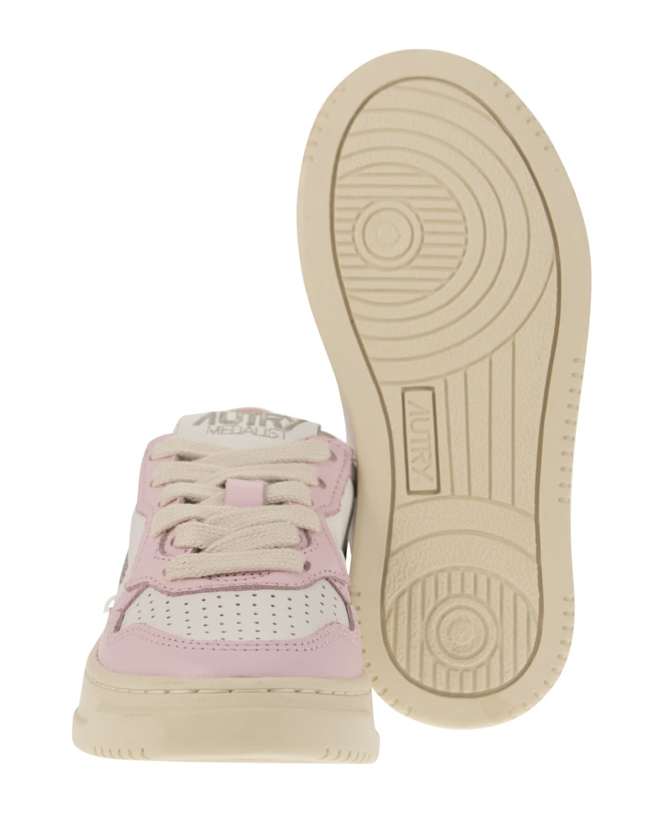 Autry Medalist Low - Two-tone Trainer - White/pink