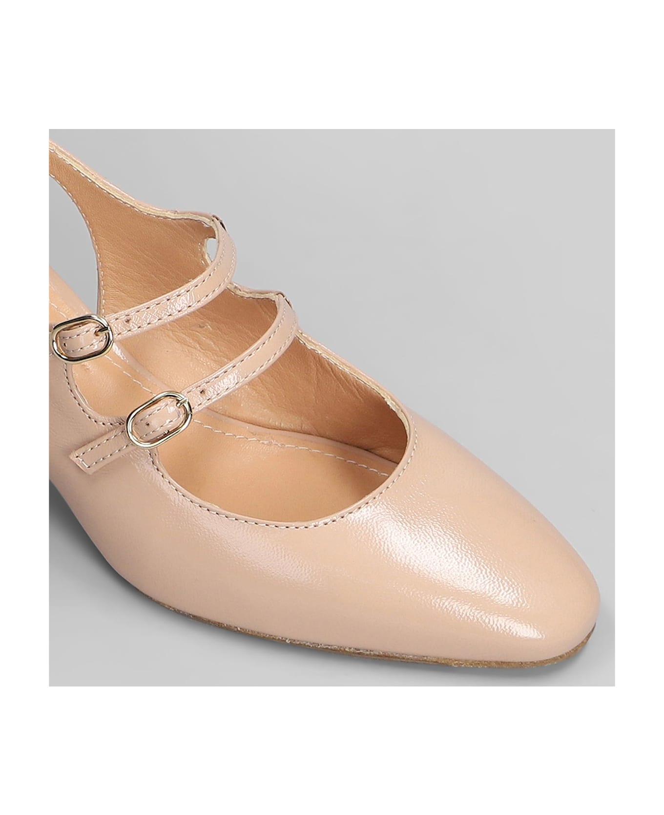Julie Dee Pumps In Powder Leather - powder