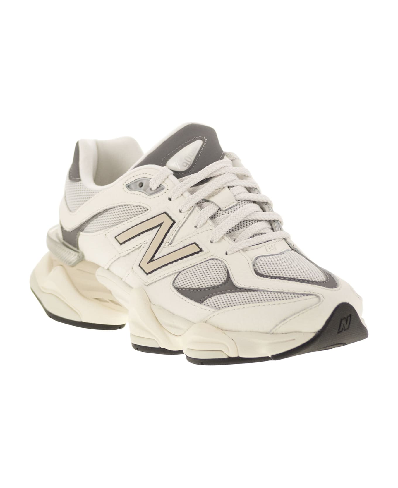 New Balance 9060 - Sneakers - Ivory