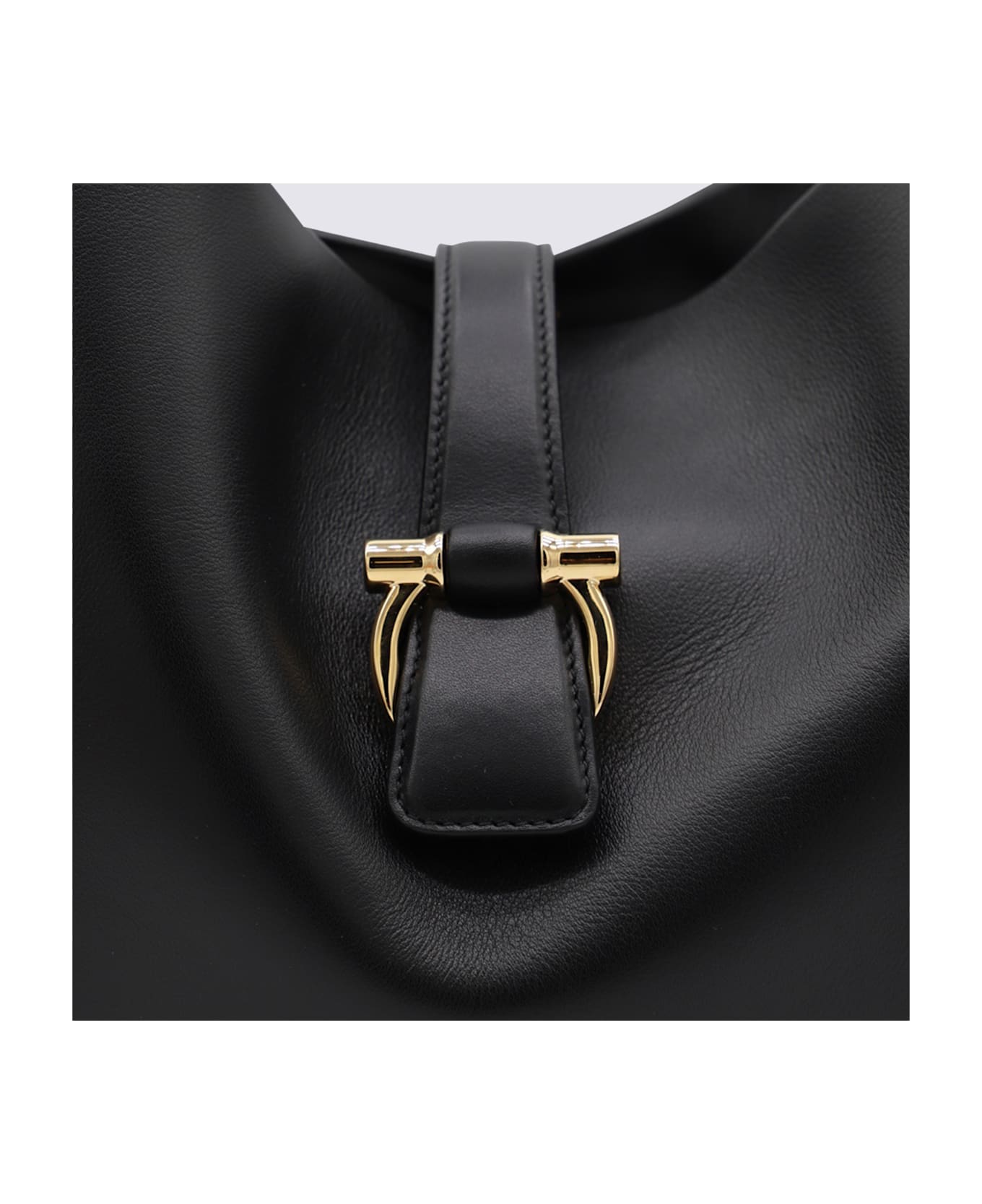 Ferragamo Black Leather Shoulder Bag | italist