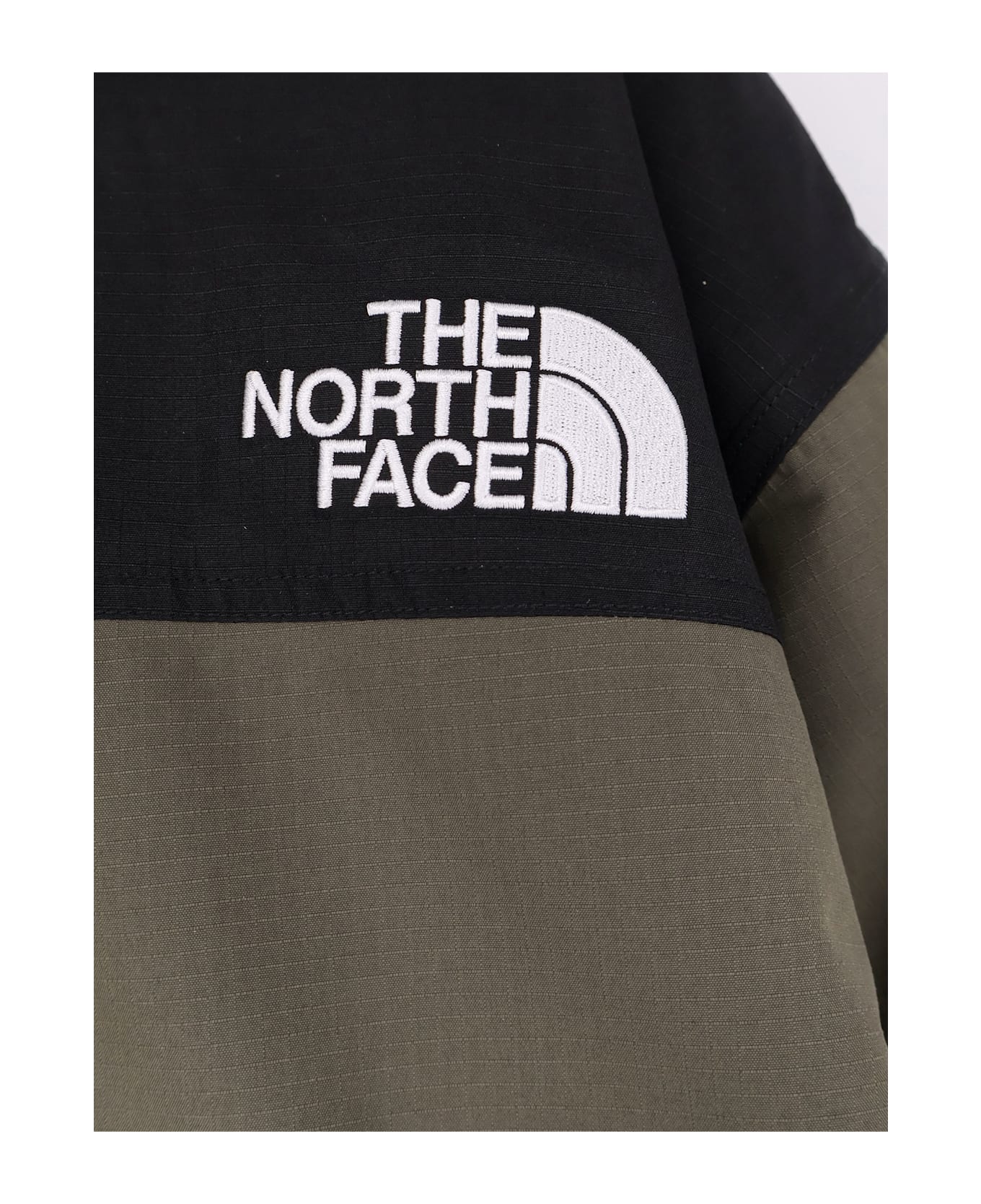 The North Face Mountain Down Jacket - NWTPEGRN/TNFBLK