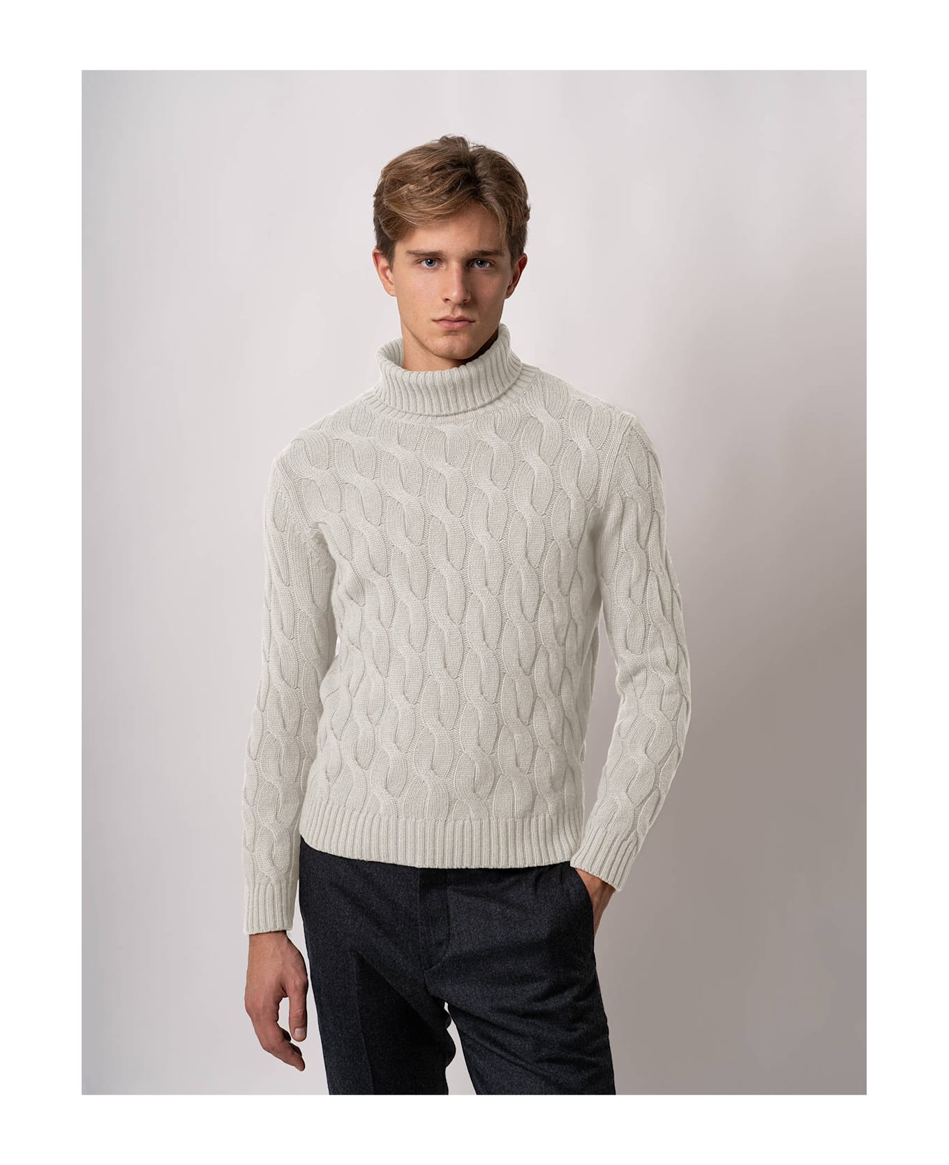 Larusmiani Turtleneck Sweater Col Du Pillon Sweater - Ivory