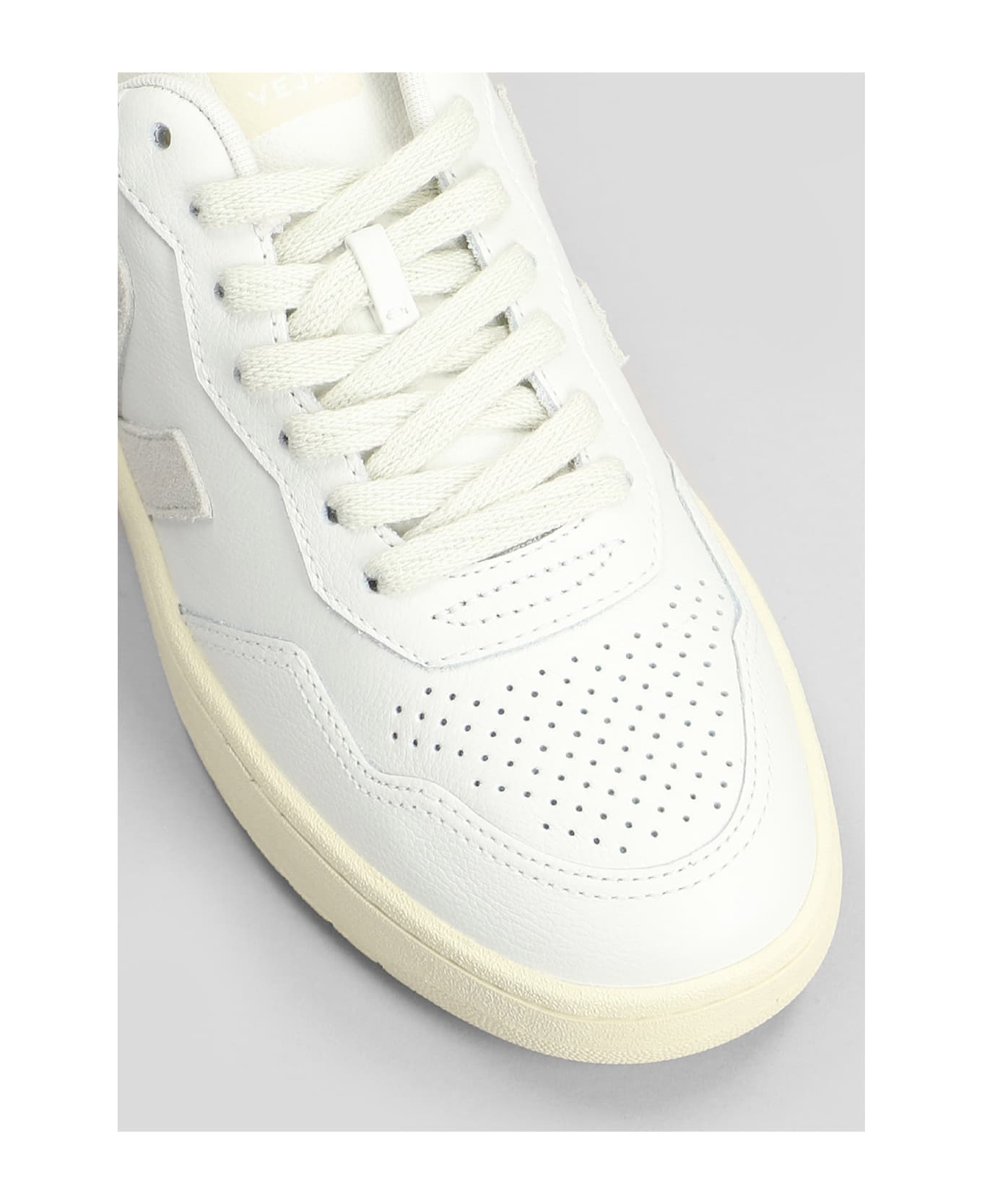 Veja V-90 Sneakers In White Leather - NEUTRALS