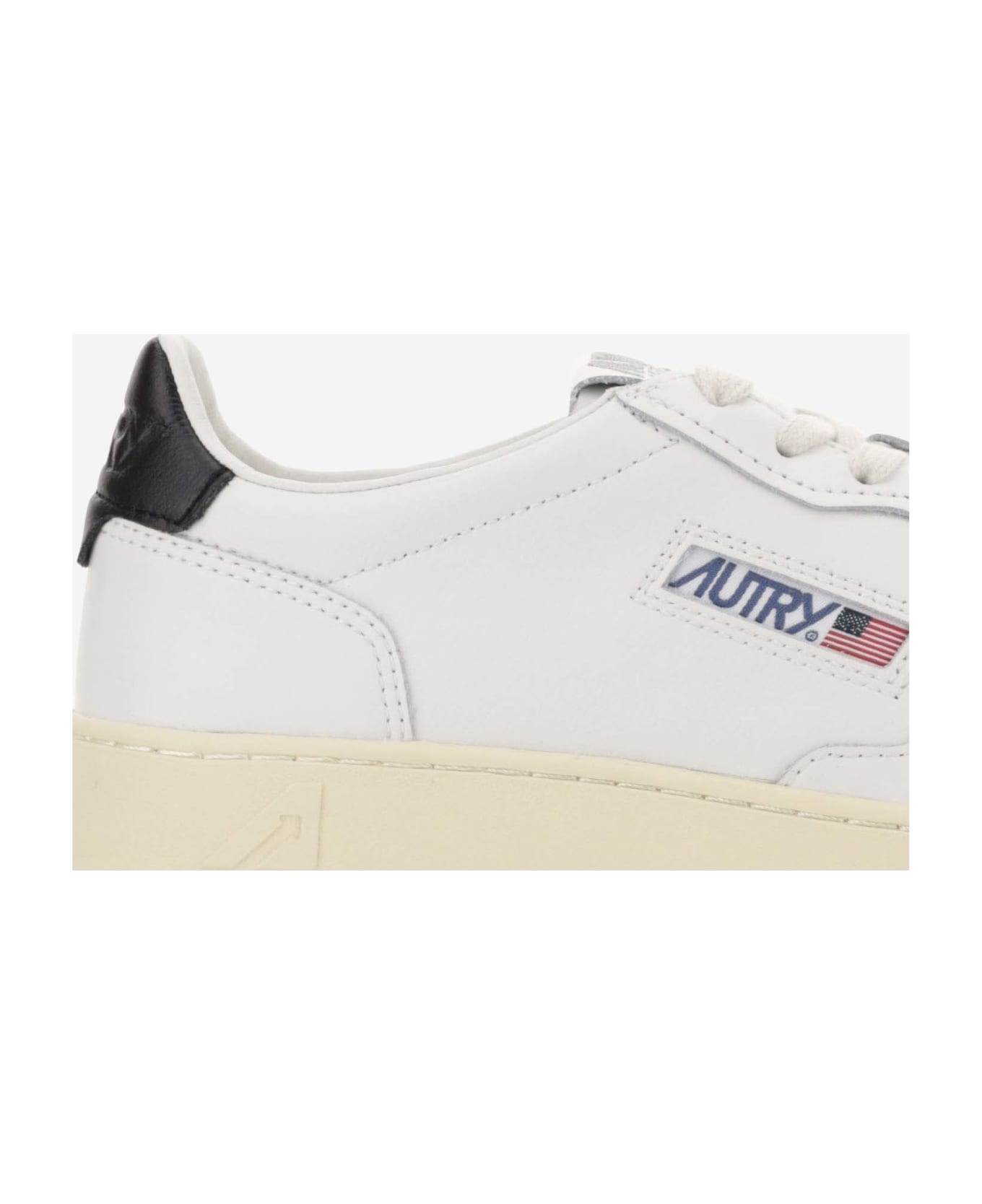 Autry Low Medalist Sneakers - WHT/BLACK スニーカー