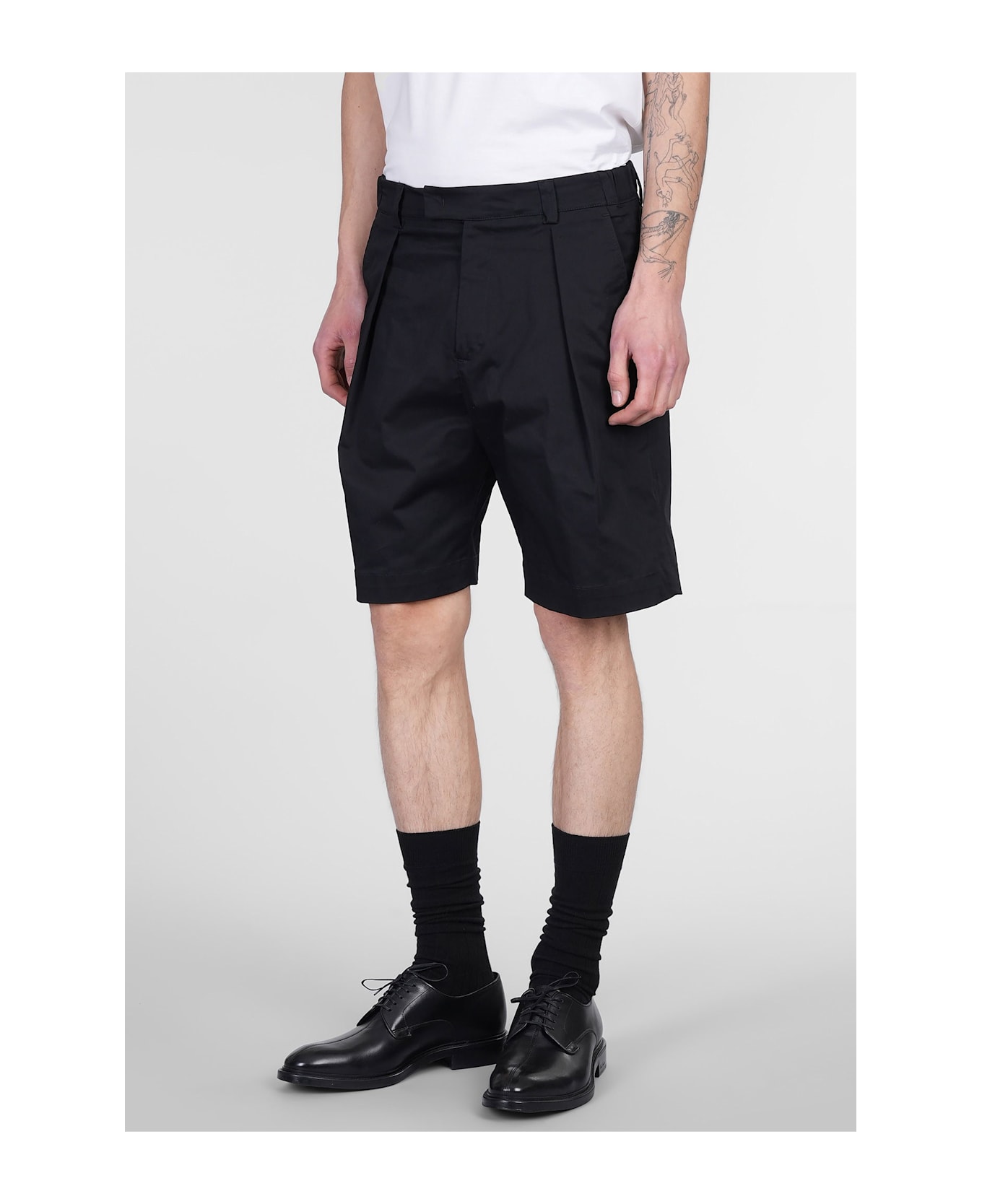 Low Brand Kim Shorts In Black Cotton - black