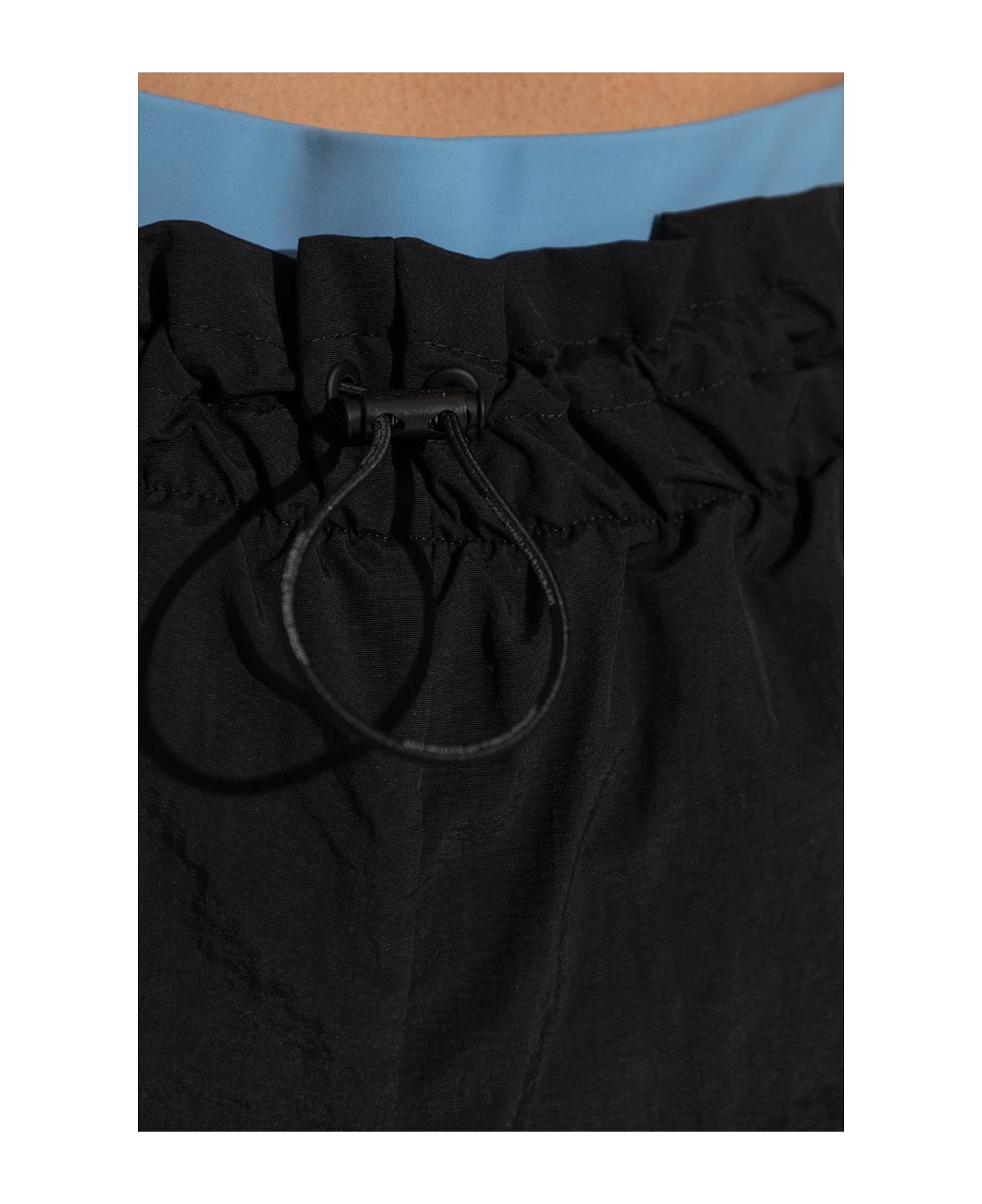 Off-White Training Shorts With Printed Logo - BLACK