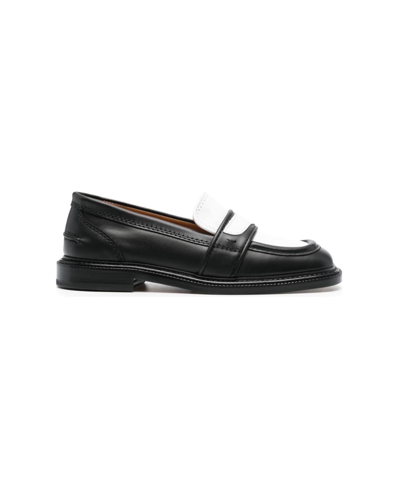 Maison Kitsuné Bicolor Leather Loafers - Black White フラットシューズ