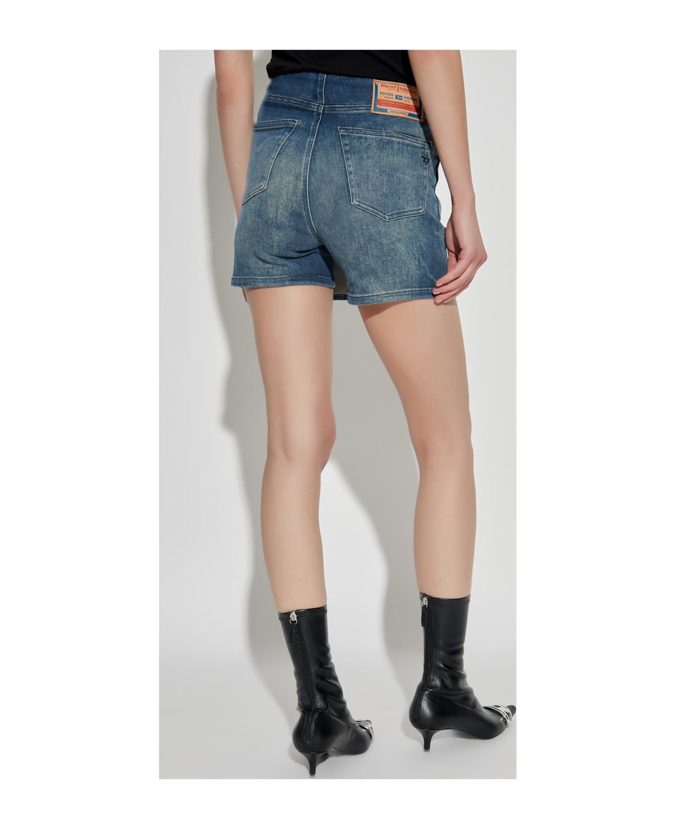 Diesel Shorts 
de-kayla-s
