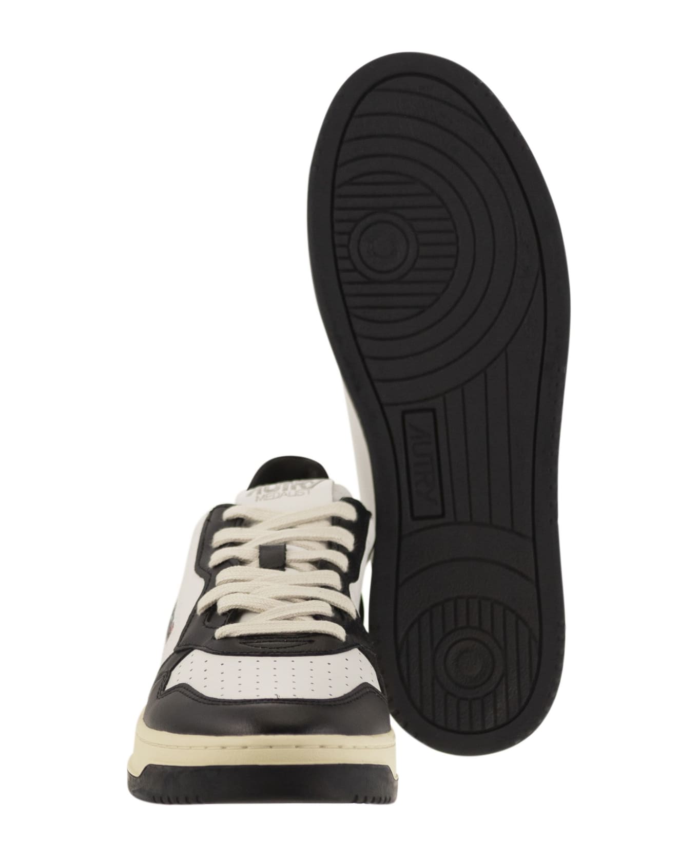 Autry Medalist Low - Leather Trainers With Lettering - White/black